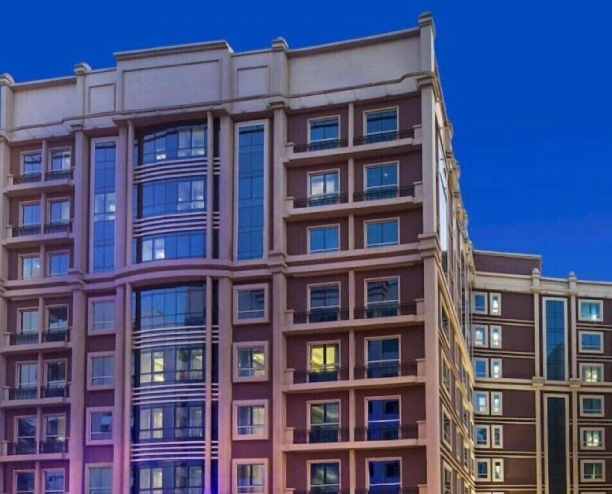 Vista Exterior Pearl Swiss Hotel