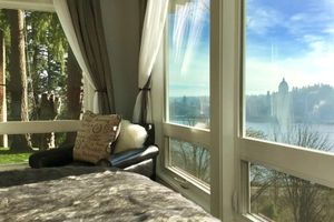 Alquiler Vacacional - Stunning views of the Capitol Building, Capitol Lake, and Mt Rainier!