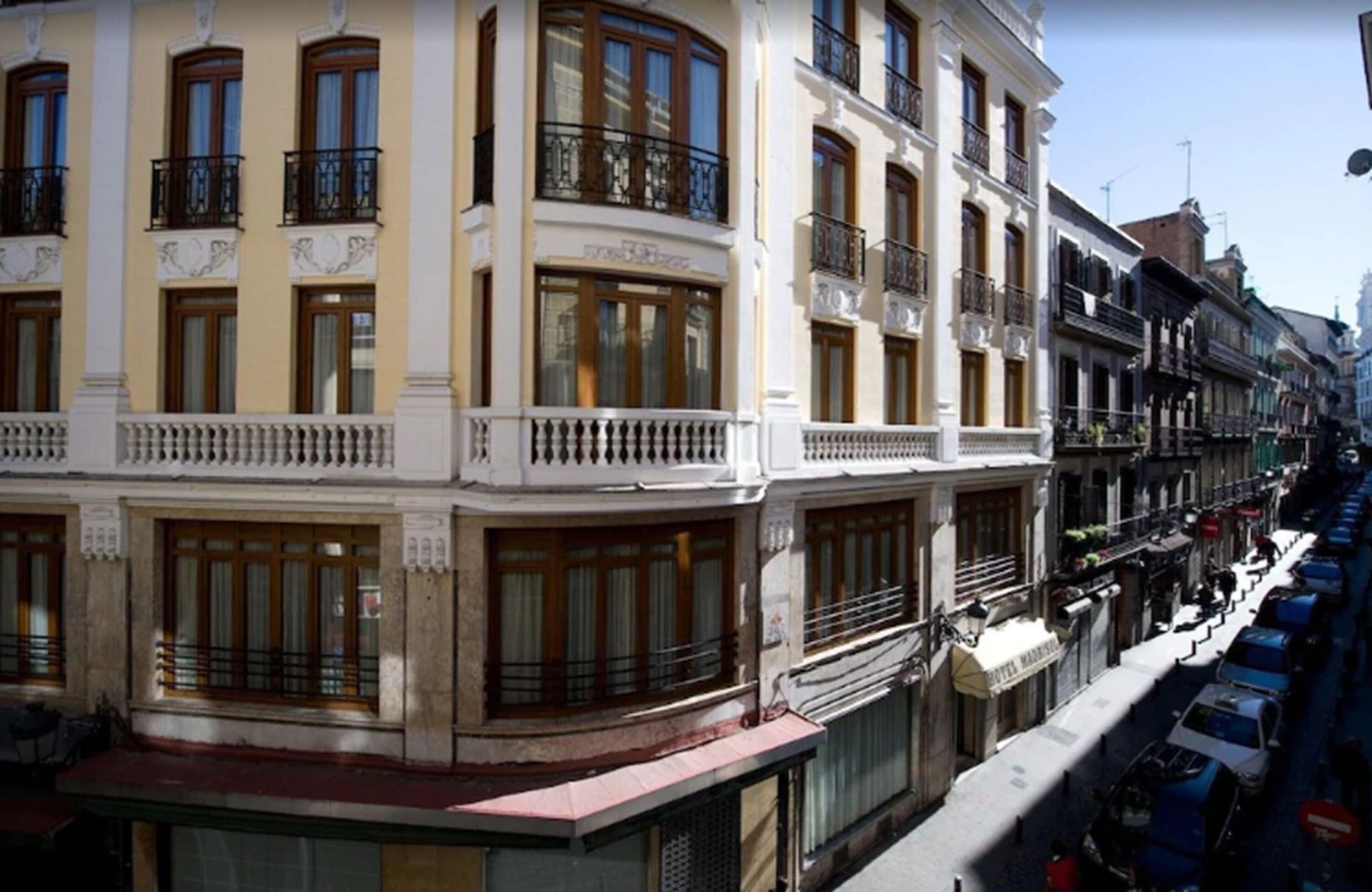 Vista Exterior Hotel Madrisol