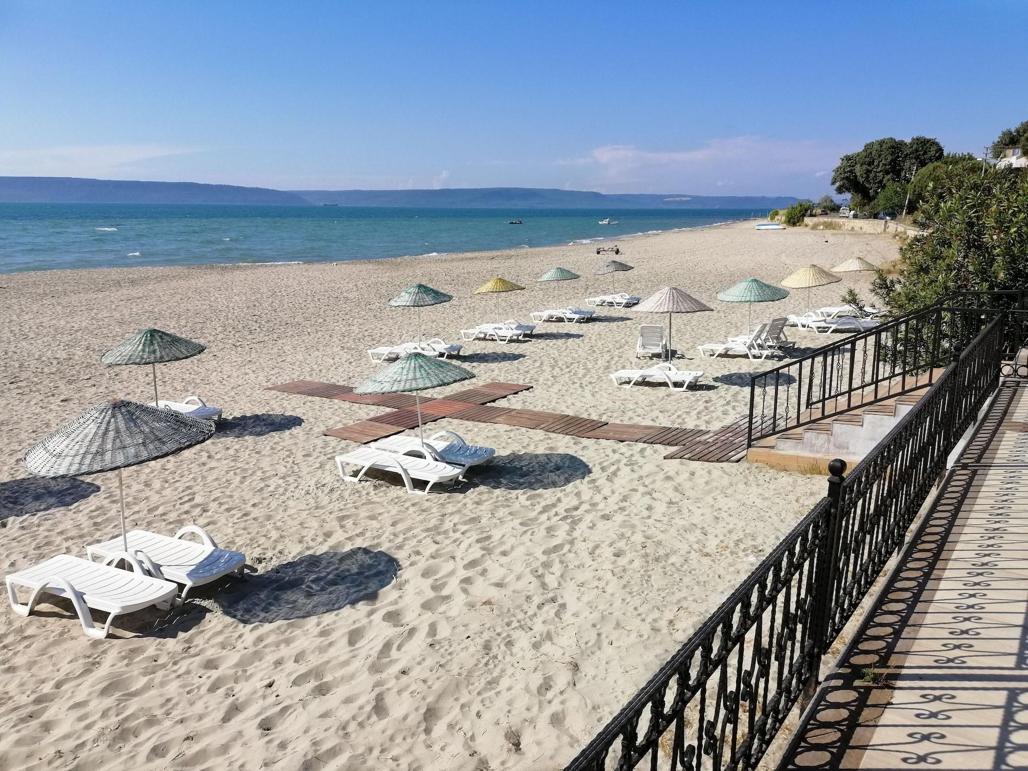 Playa Iris Hotel & Spa