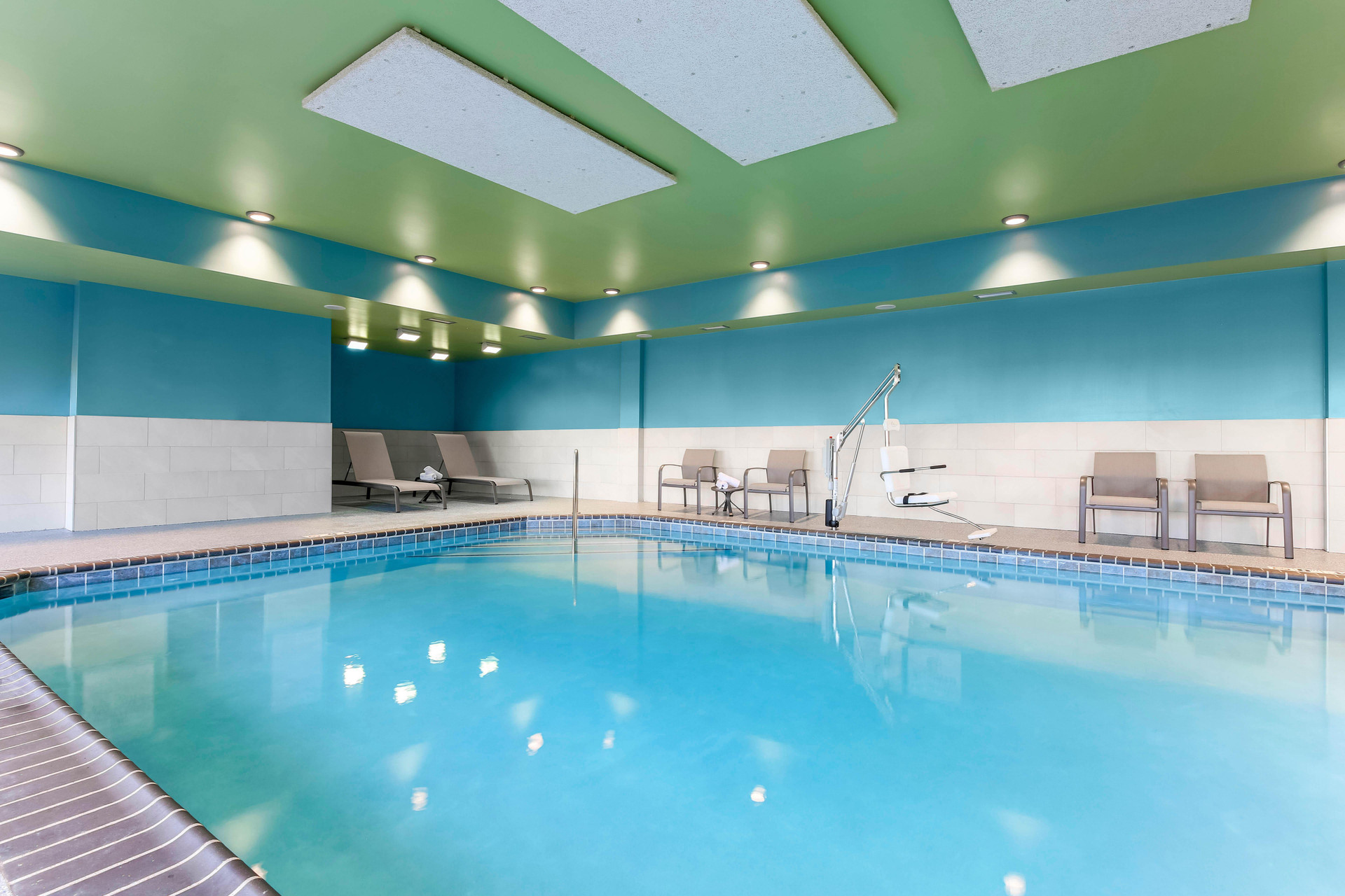Vista Piscina Holiday Inn Expr & Suites Chicago O'Hare Airport