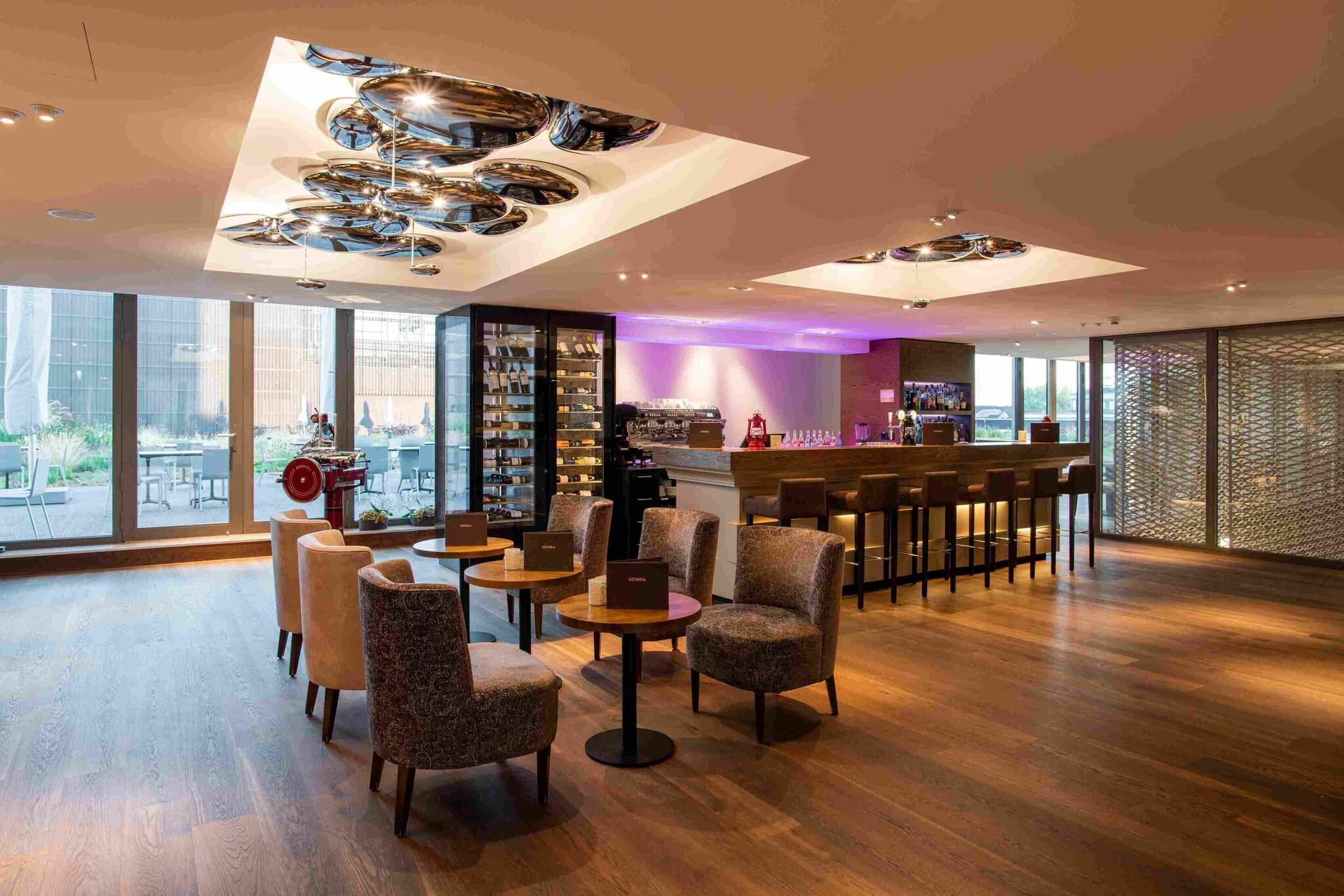 Bar/Salón Illuster