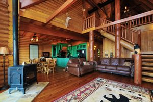 Arriendo temporal - Mountain top overlooking lake, Hot Tub, Pickleball, Yukon Fire Pit, 5 STAR, PETS