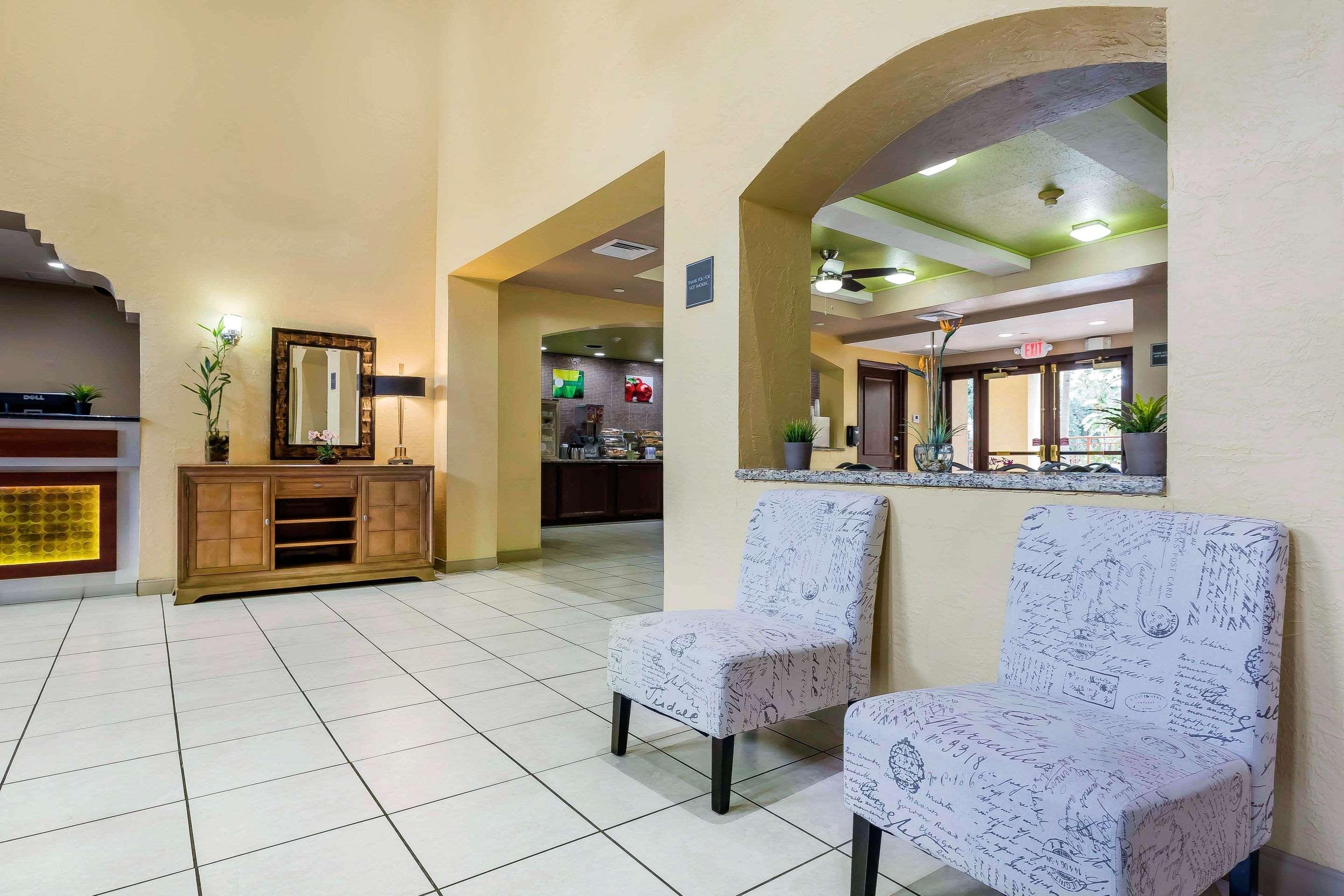 Vista Lobby Boca Suites Deerfield Beach, SureStay Collection by BW