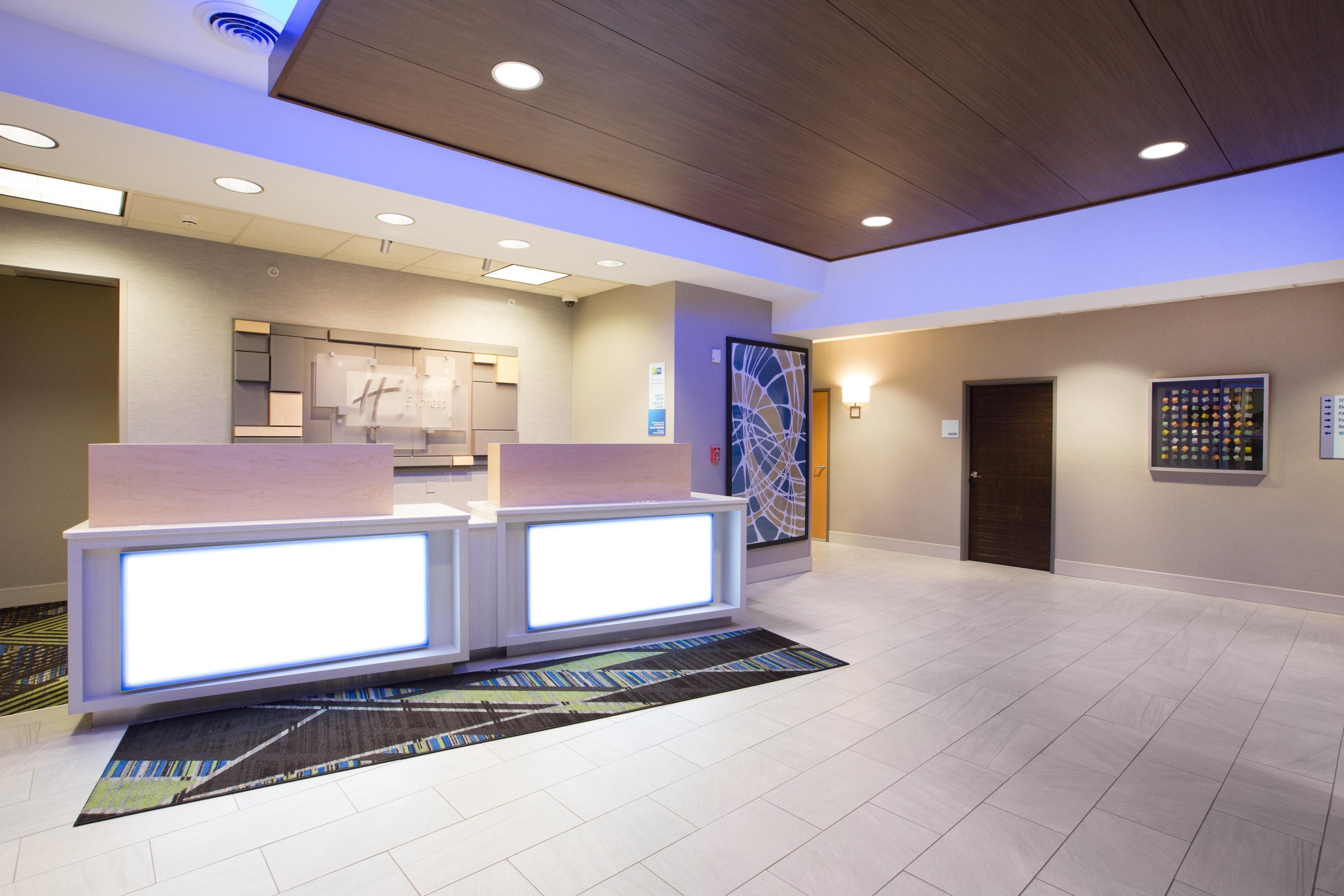 Vista Lobby Holiday Inn Express Hastings by IHG