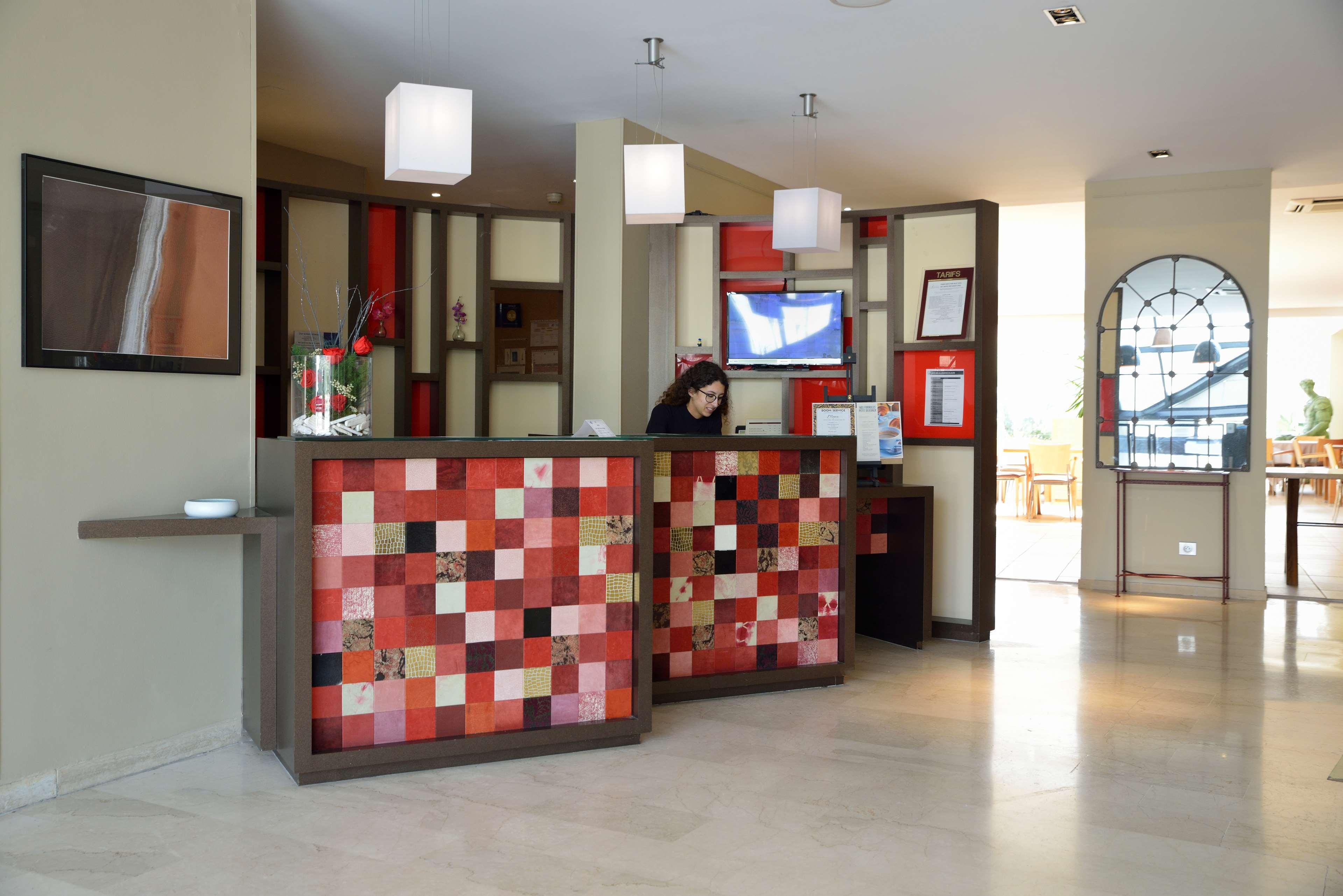 Vista Lobby Mercure Arles Centre Arenes
