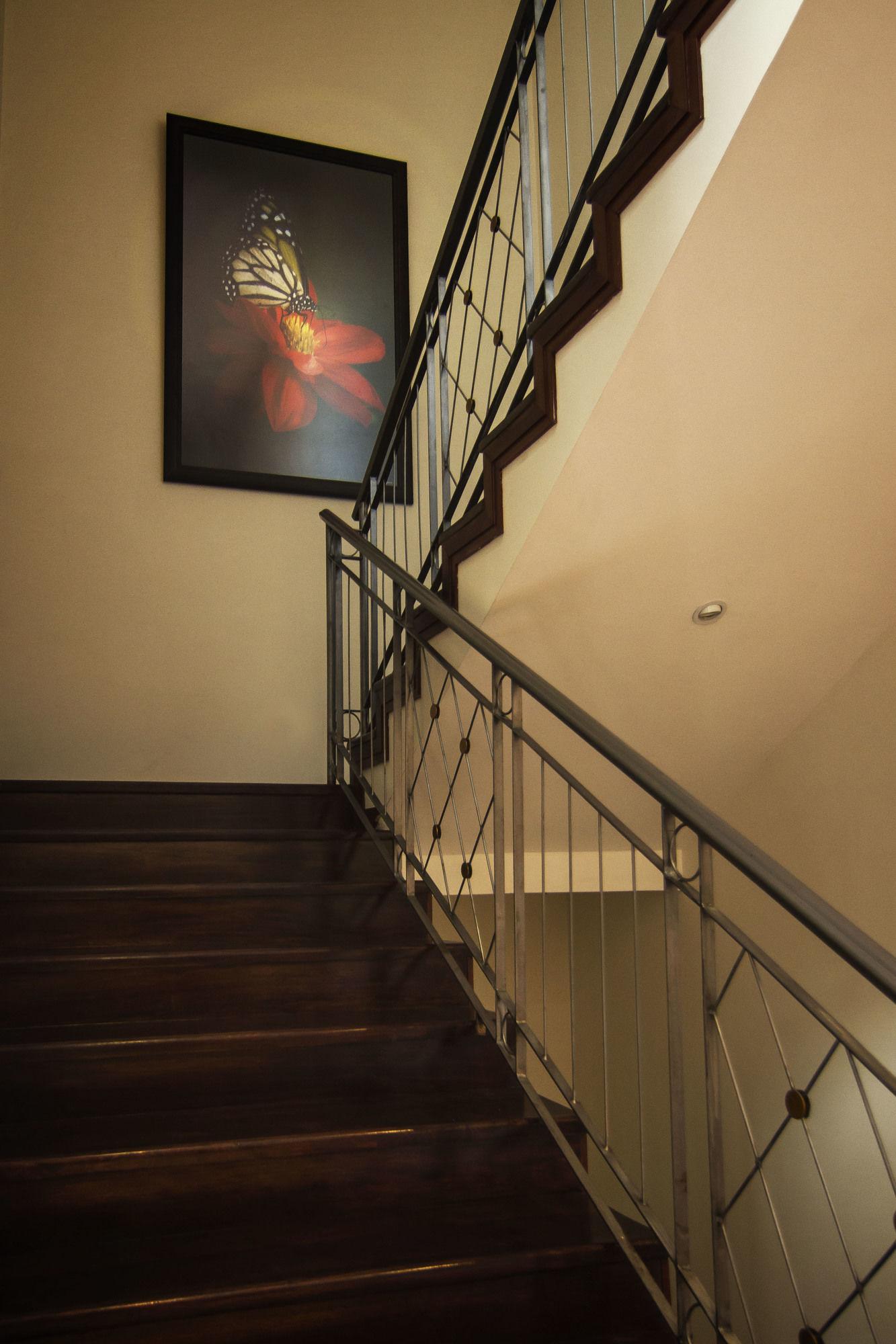 Varios Parc Royale Suites Hotel