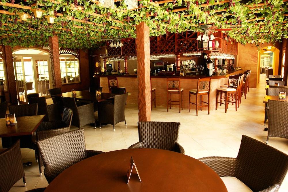 Bar/Salón Hotel Valle del Rio, SA