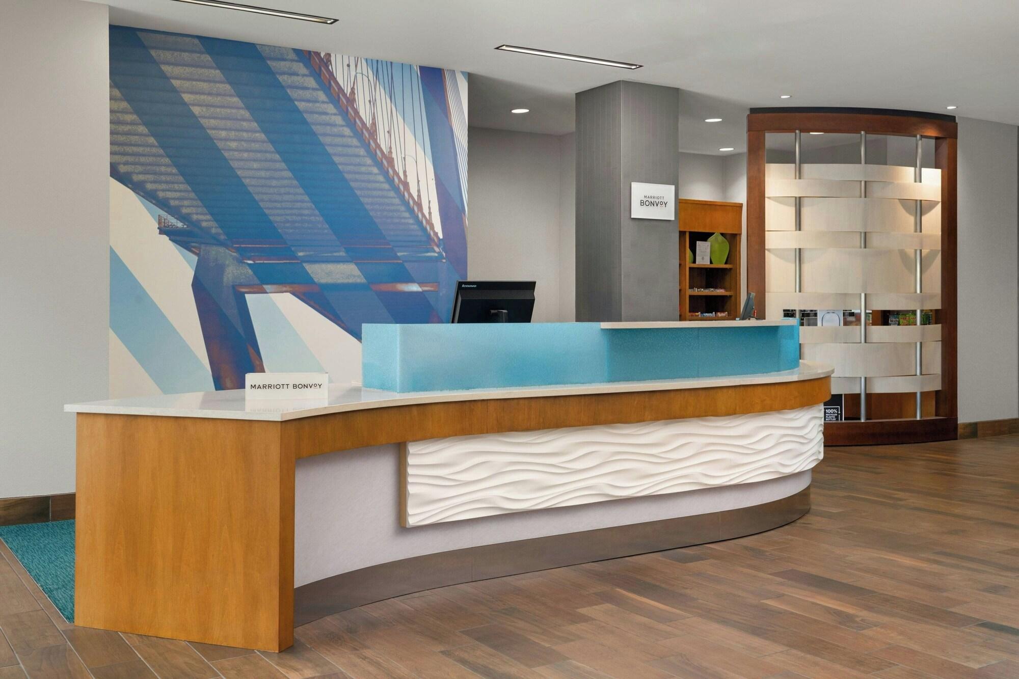 Vista Lobby Springhill Suites by Marriott Charleston Mount Pleasant