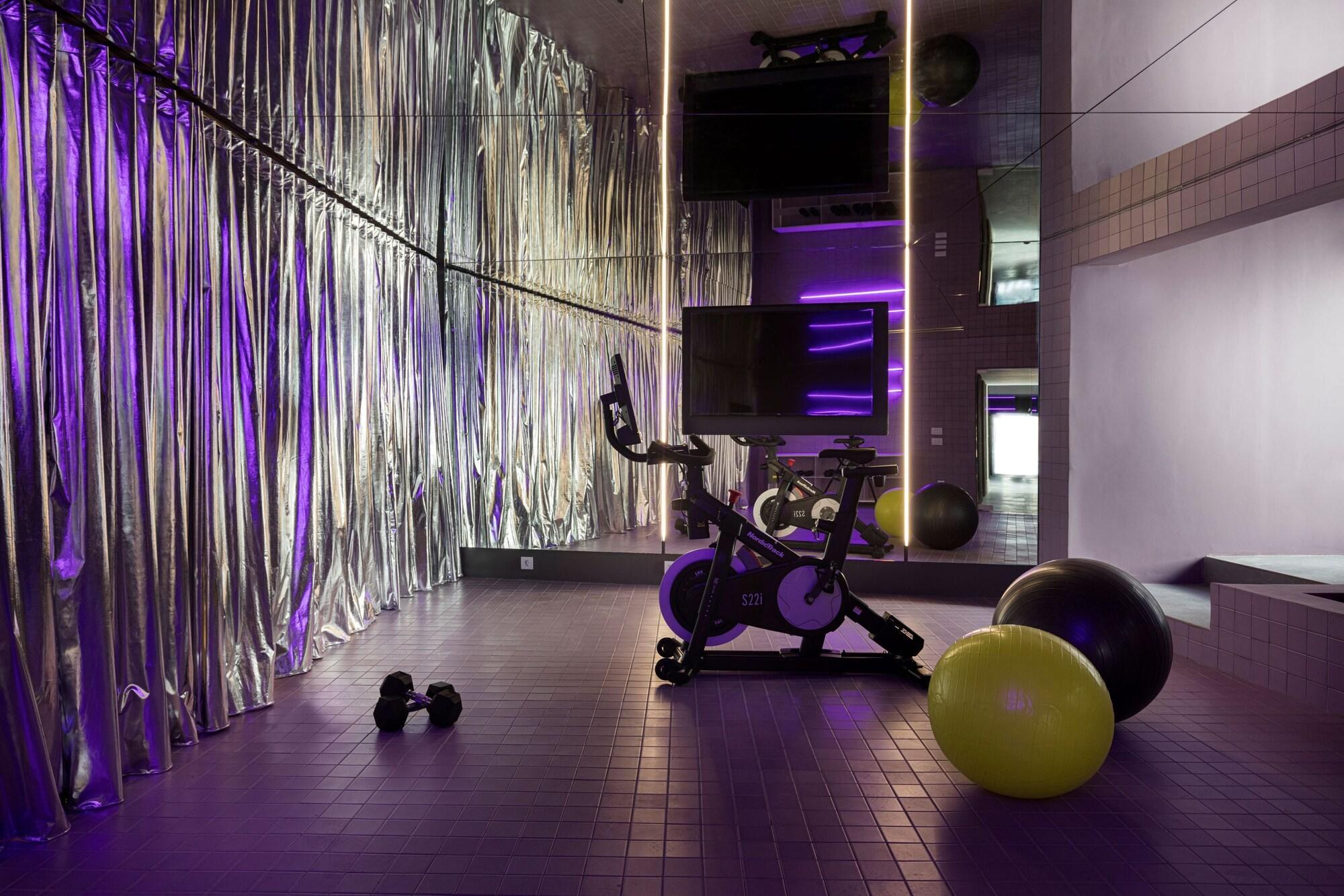 Gimnasio Neo Suites