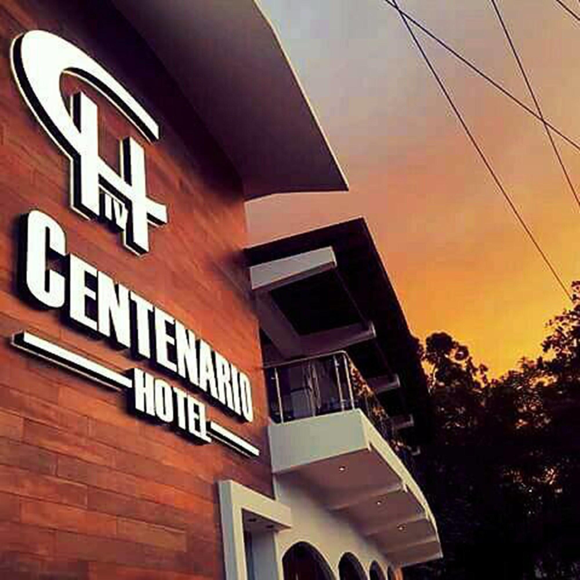 Vista Exterior Hotel IV Centenario