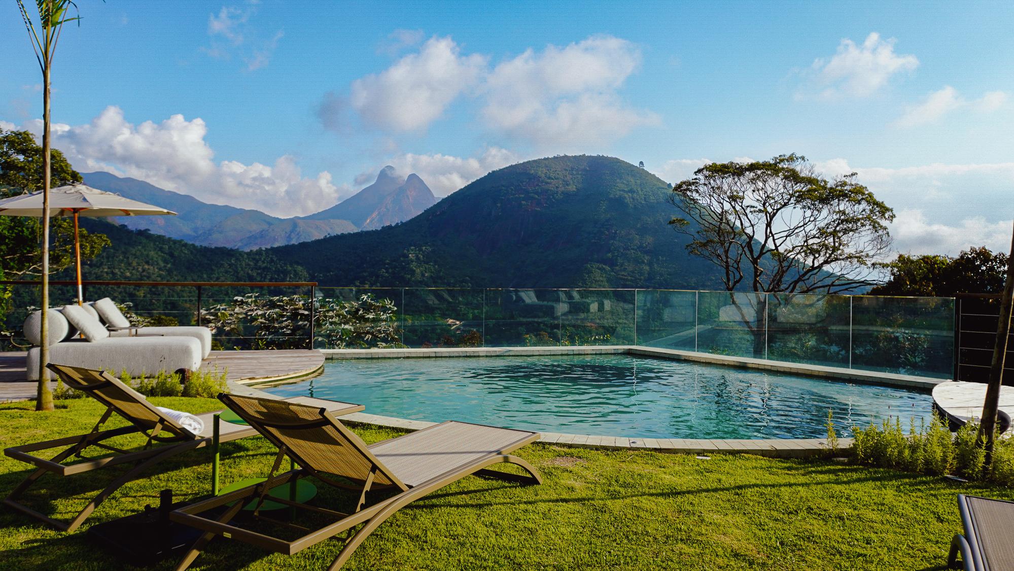 Vista Piscina Le Siramat