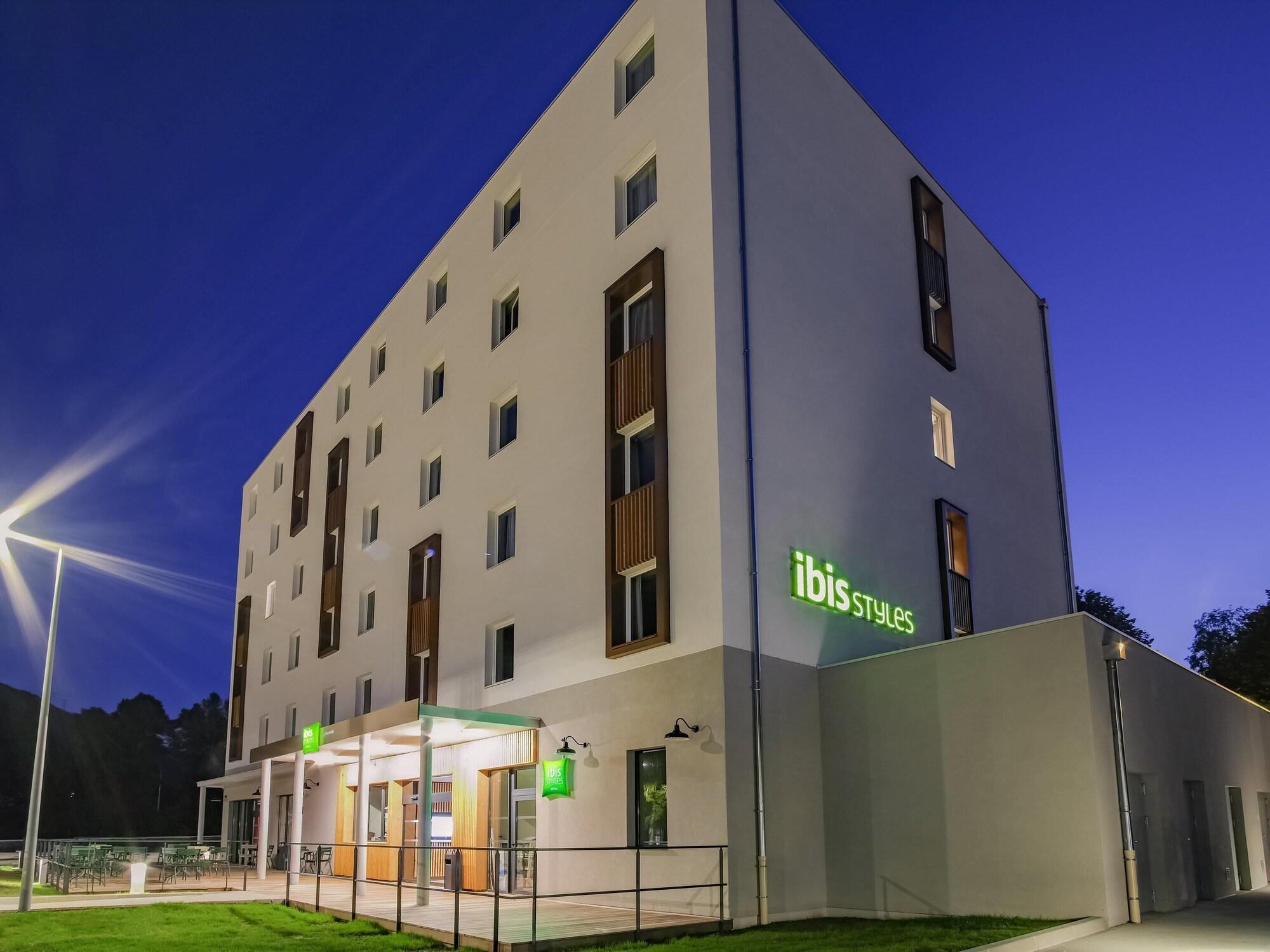 Varios ibis Styles Albertville
