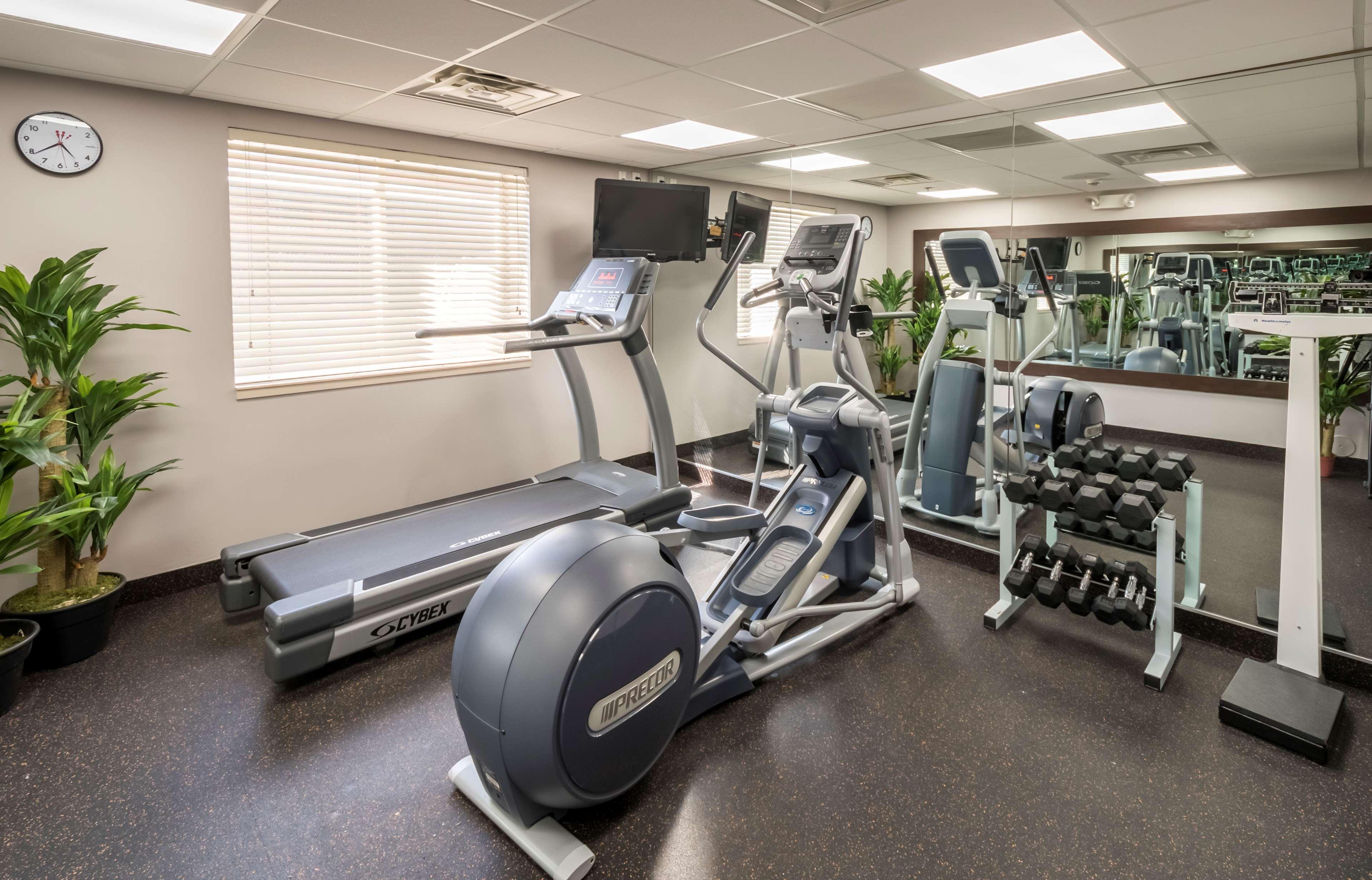 Gimnasio Country Inn & Suites by Radisson, Rochester-Pittsford/Brighton, NY