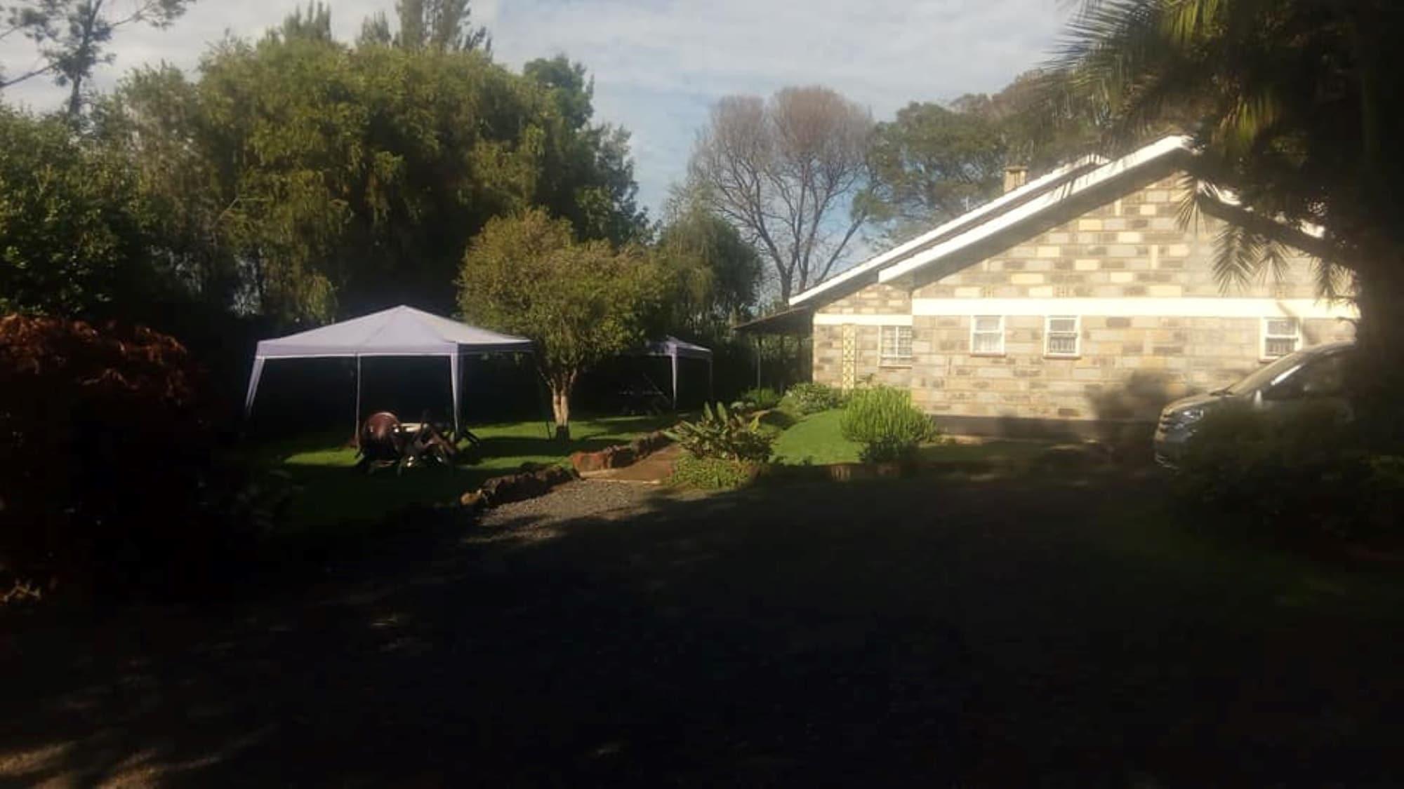 Vista Exterior Meg's Guest House