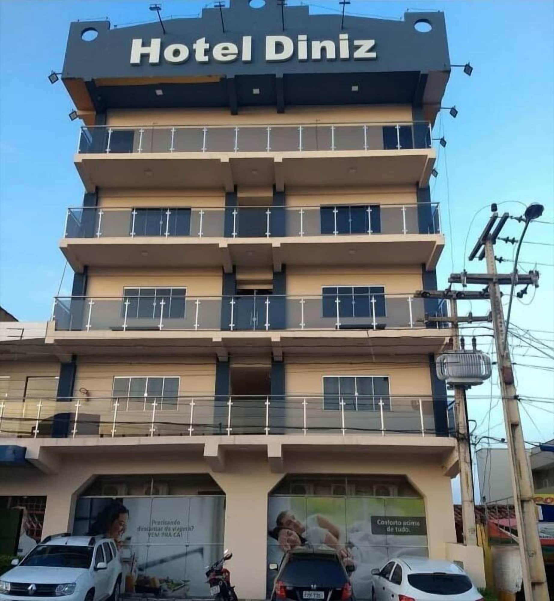 Vista Exterior Hotel Diniz