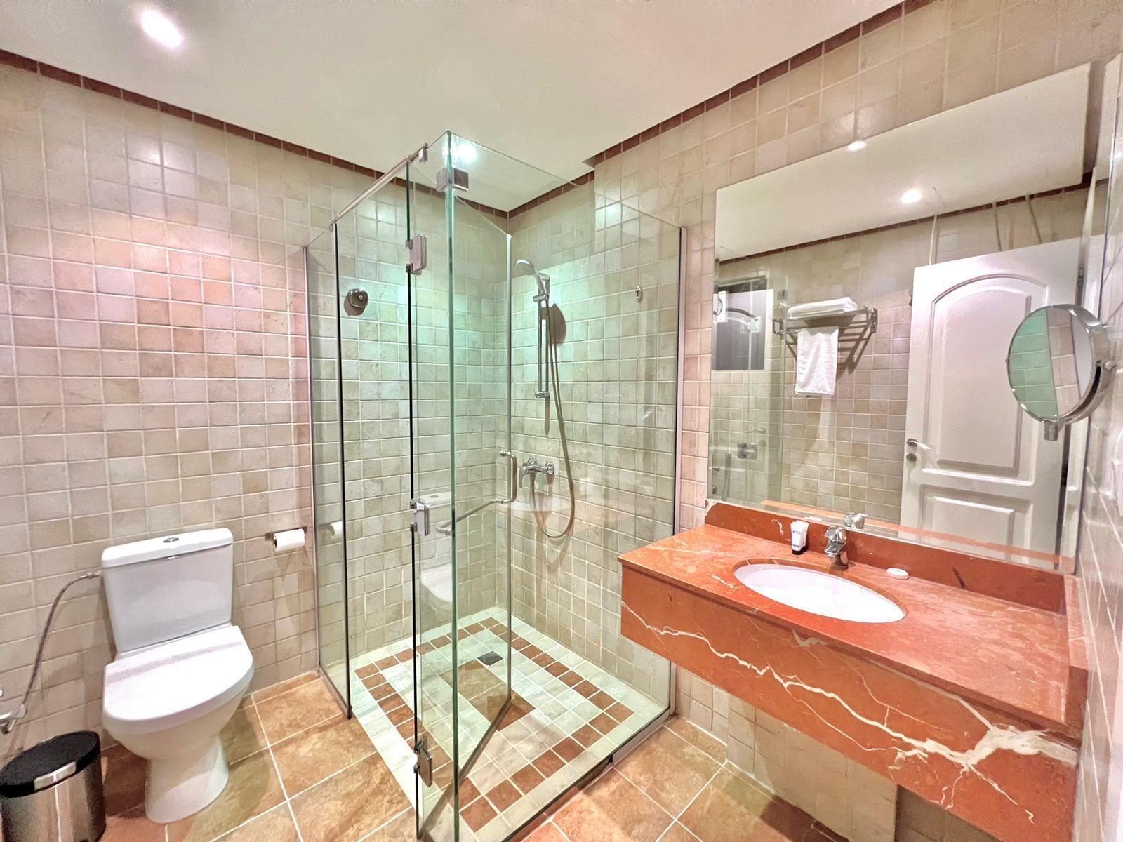 Equipamiento de Habitación loren serviced Apartment Corniche