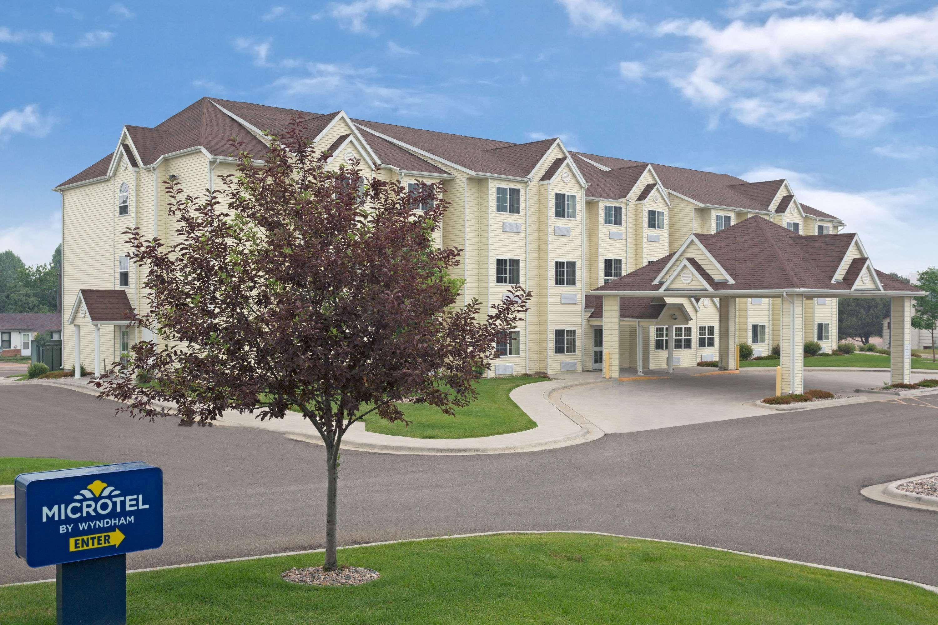 Vista Exterior Microtel Inn & Suites by Wyndham Cheyenne