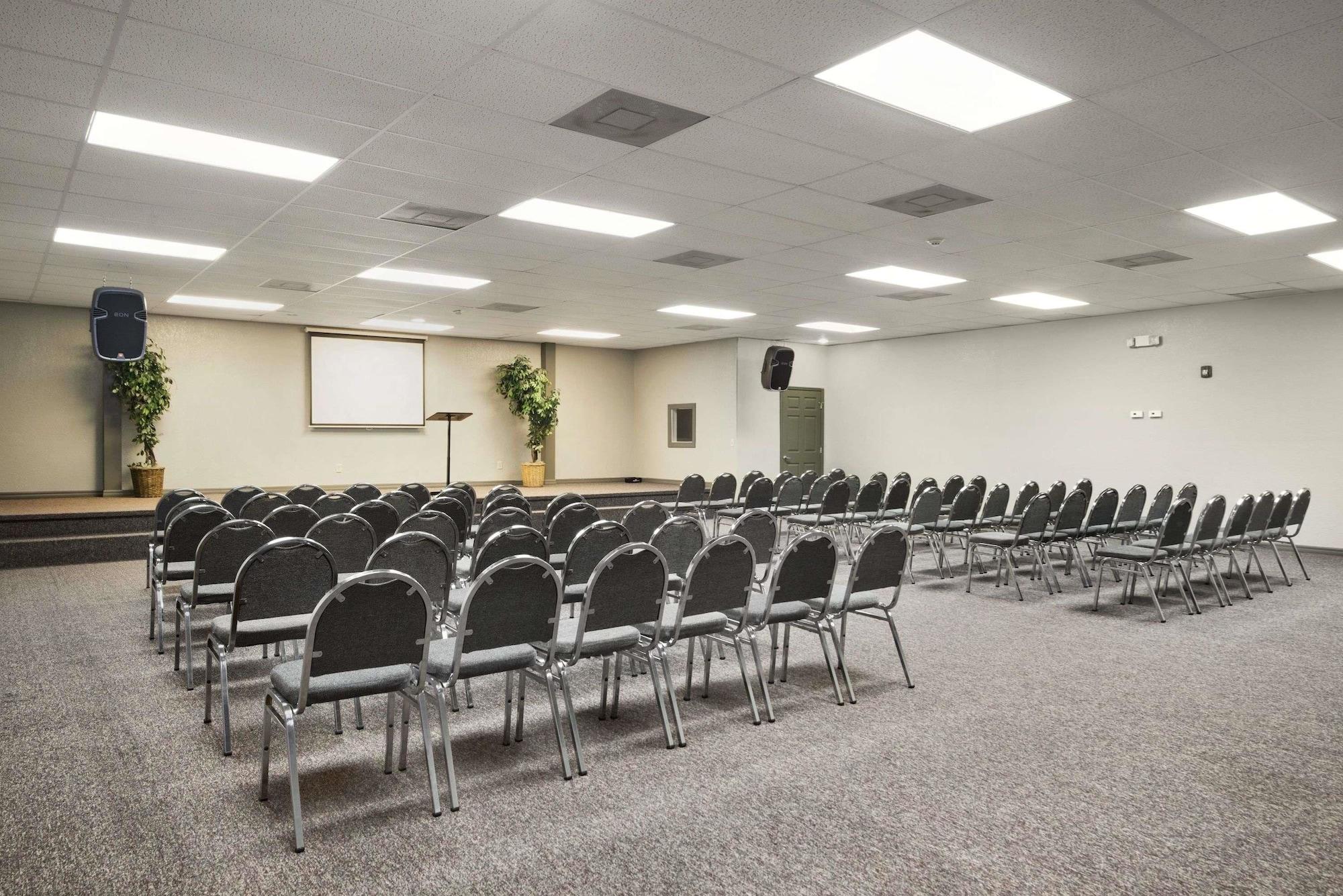 Sala de Reuniones Howard Johnson by Wyndham Winter Haven FL