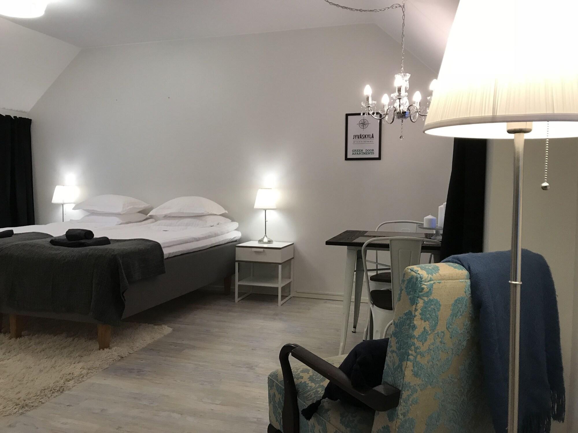 Varios Green Door Apartments
