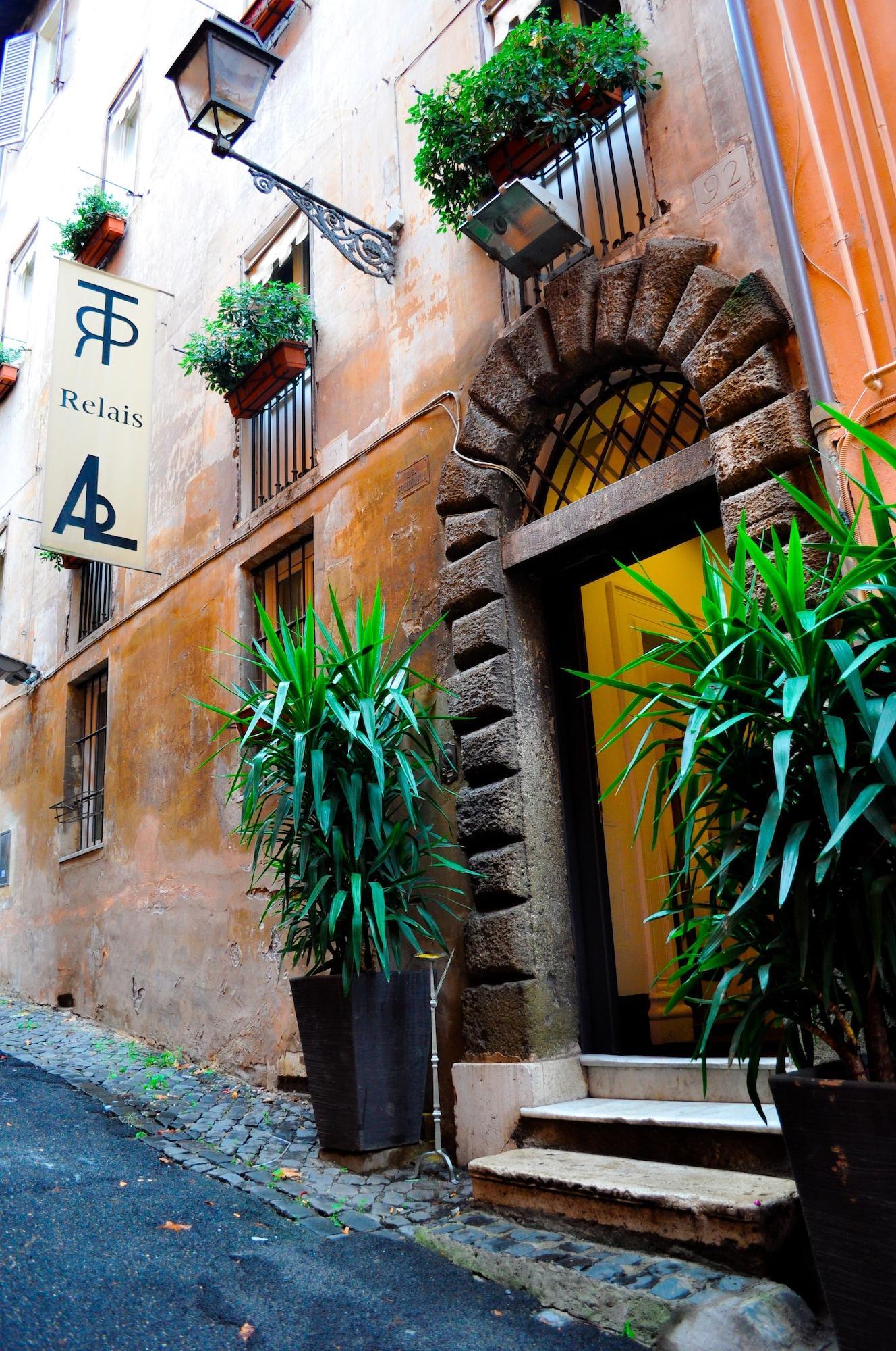 Vista Exterior Relais Palazzo Taverna