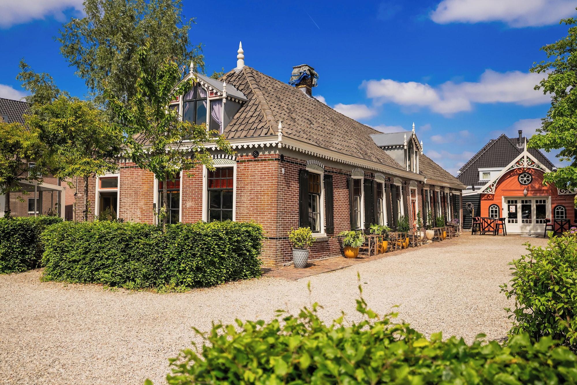 Vista Exterior Hotel Suites Wilma J