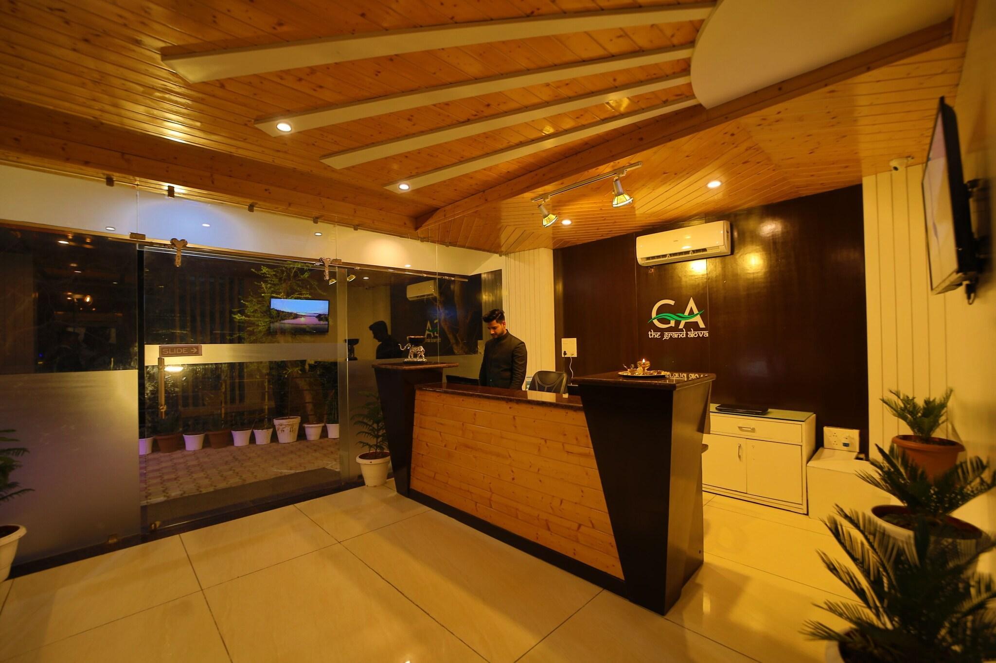 Vista Lobby Kamay The Grand Alova