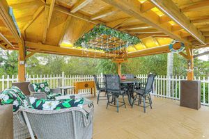 Alquiler Vacacional - Riverfront House in Port St Lucie w/ Pool & Dock!