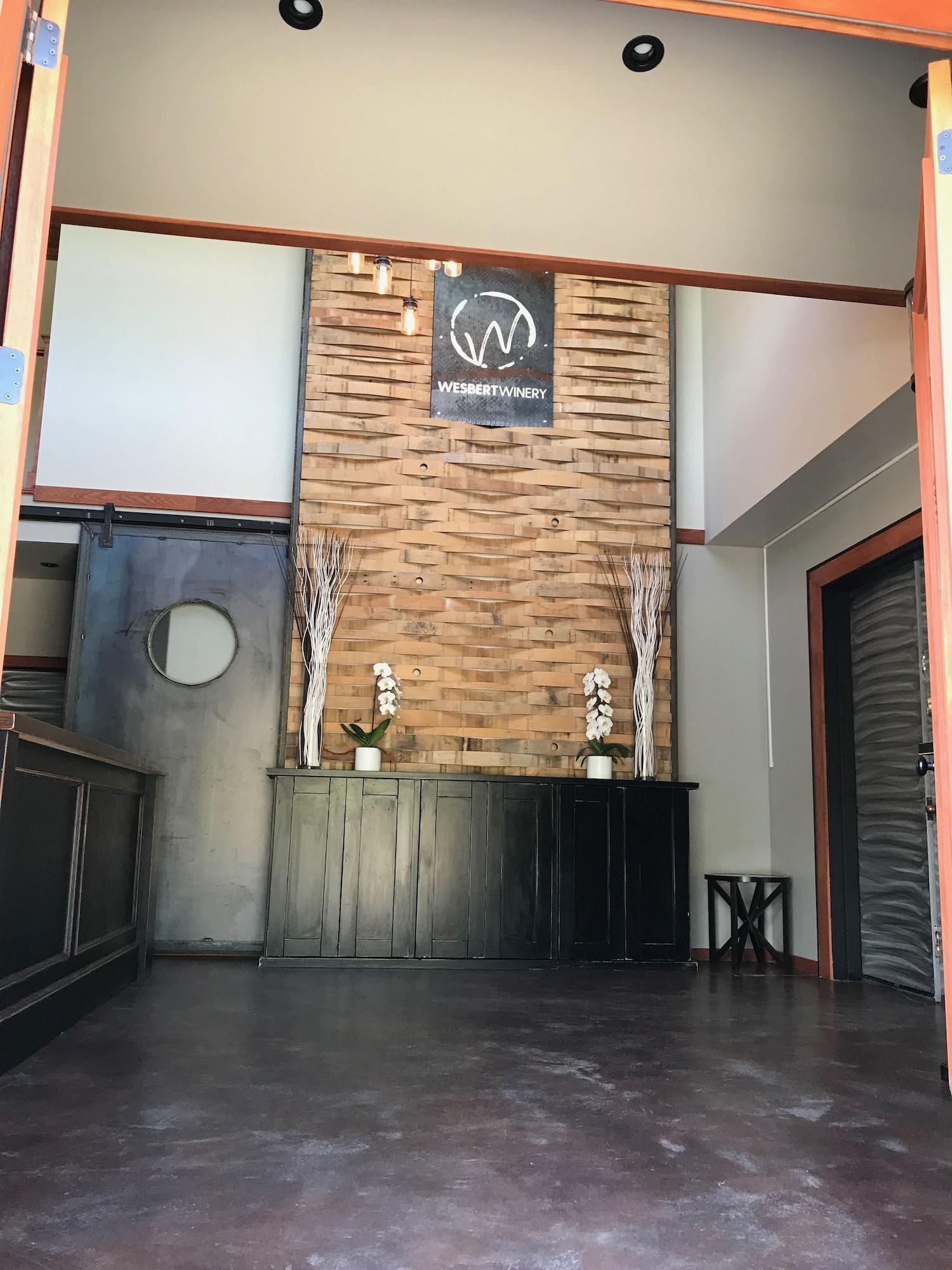 Vista Lobby Wesbert Winery & Guest Suites