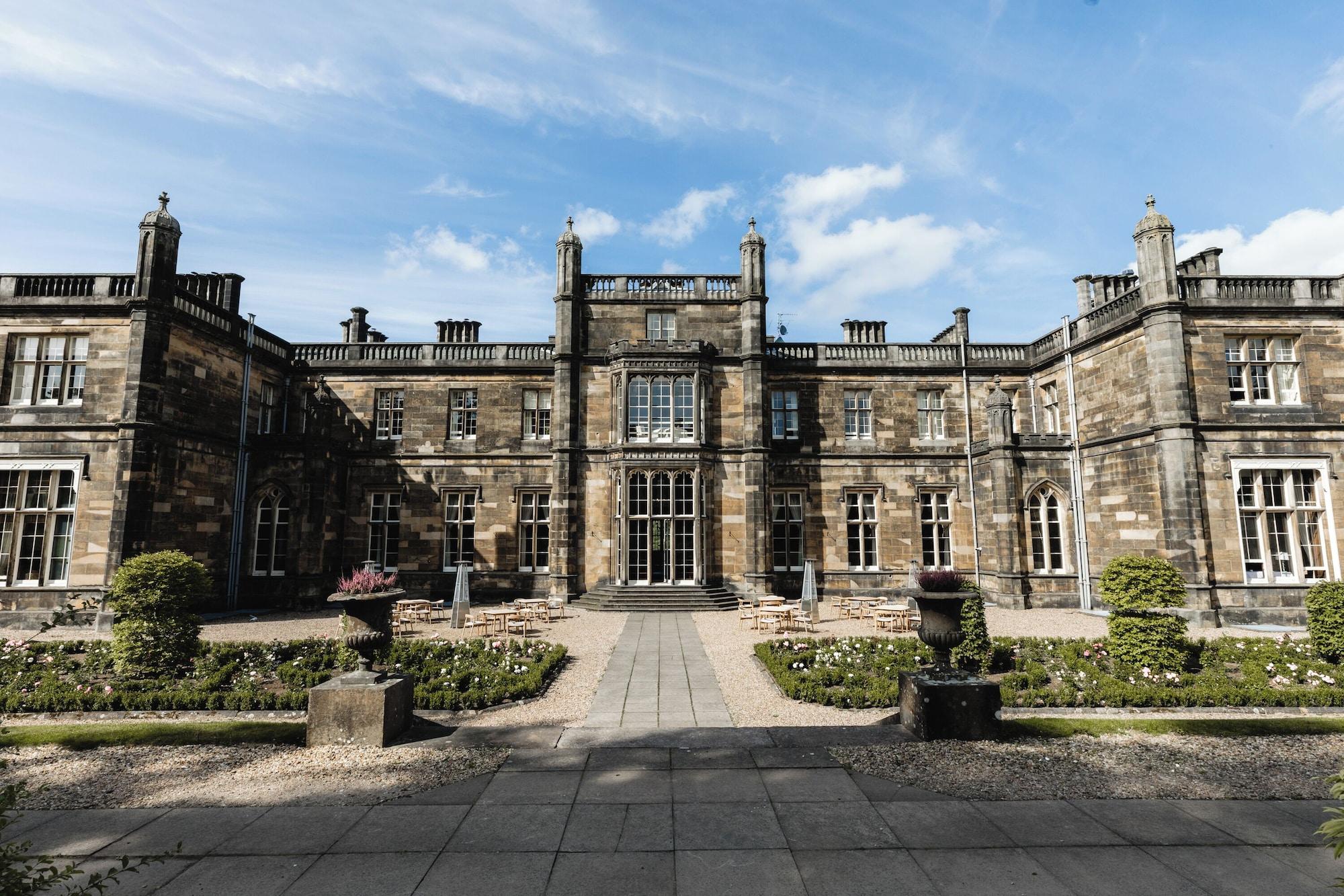 Vista Exterior JA Mar Hall Scotland
