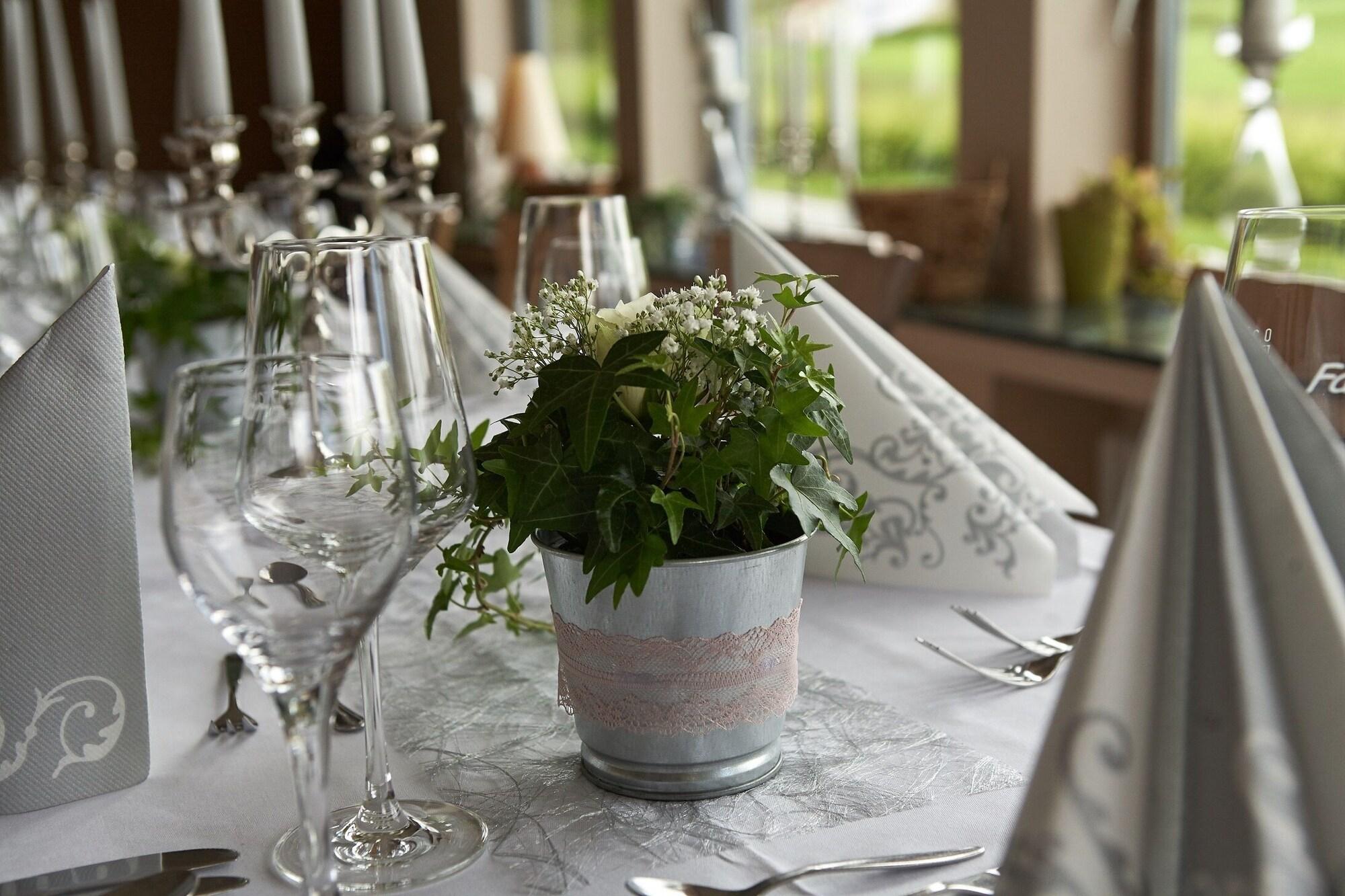 Restaurant Hotel Zur Burg Sternberg