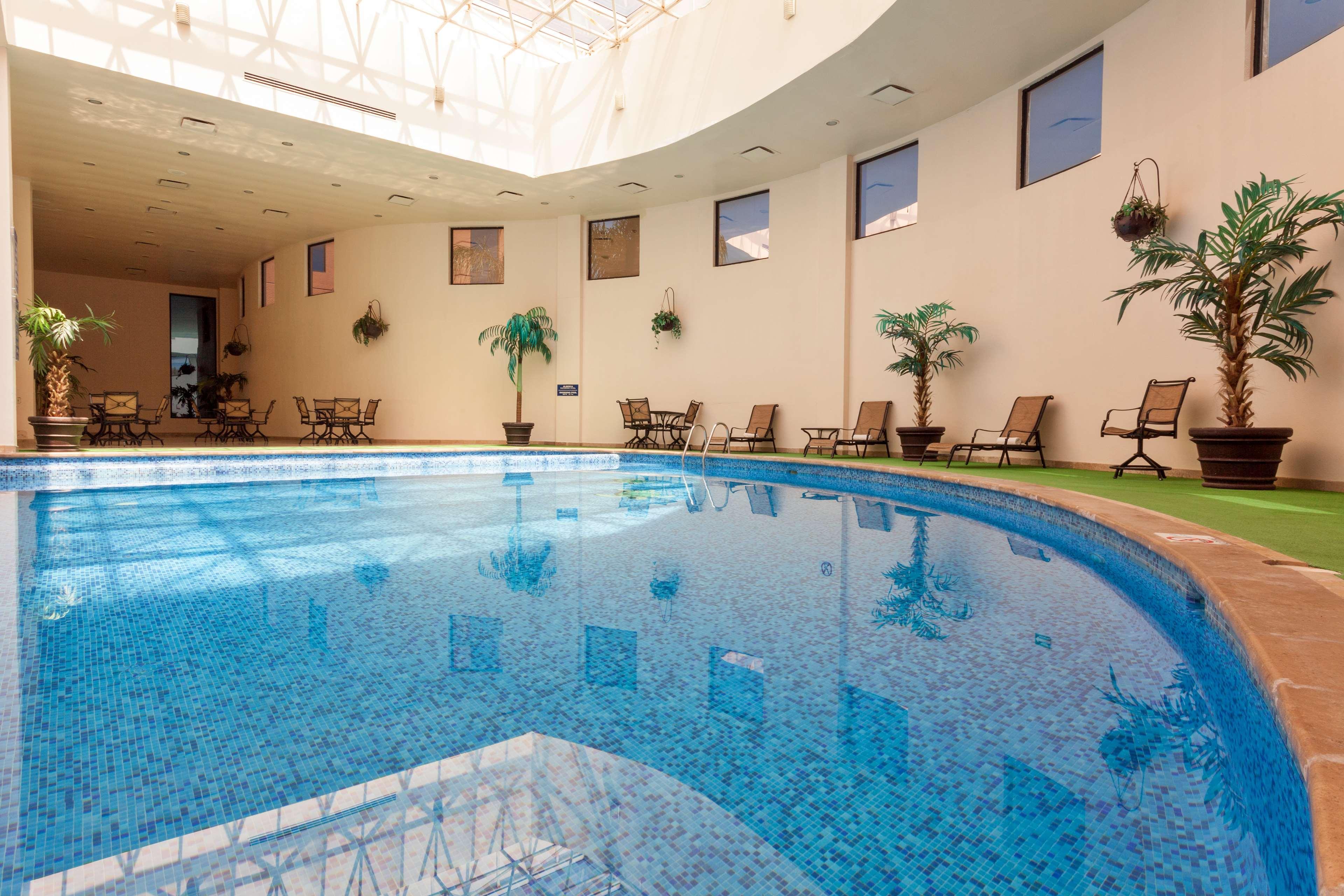 Vista Piscina Best Western Plus Nuevo Laredo Inn & Suites