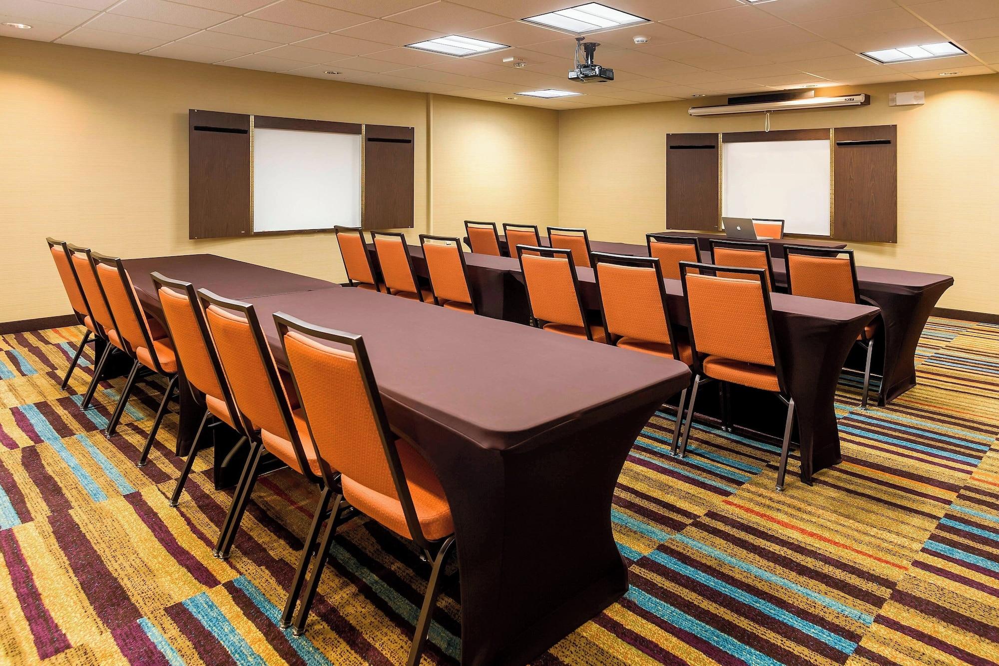 Sala de Reuniones Fairfield Inn & Suites Dallas Park Central