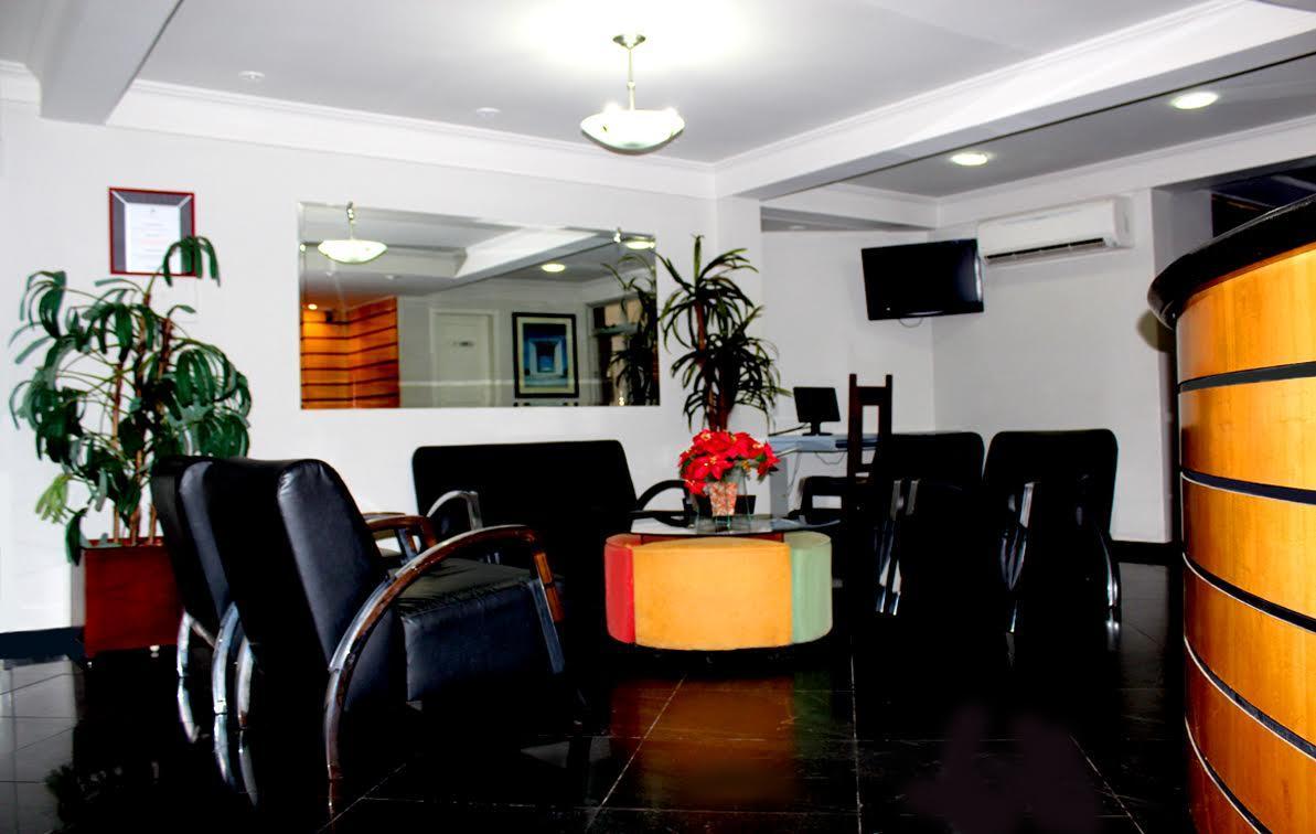 Vista Lobby La Defense Apart Hotel