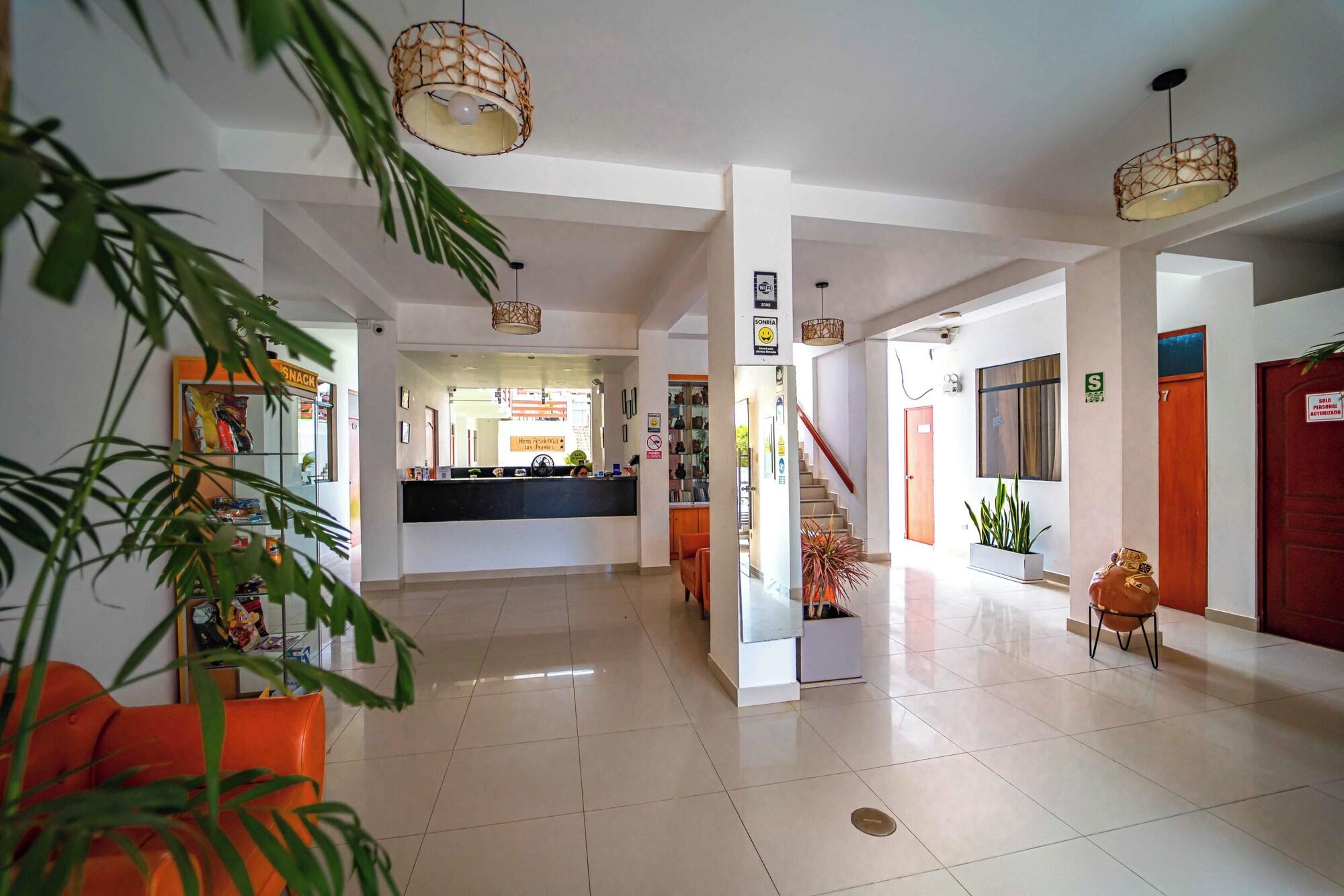 Vista Lobby Hotel Residencial Los Frayles