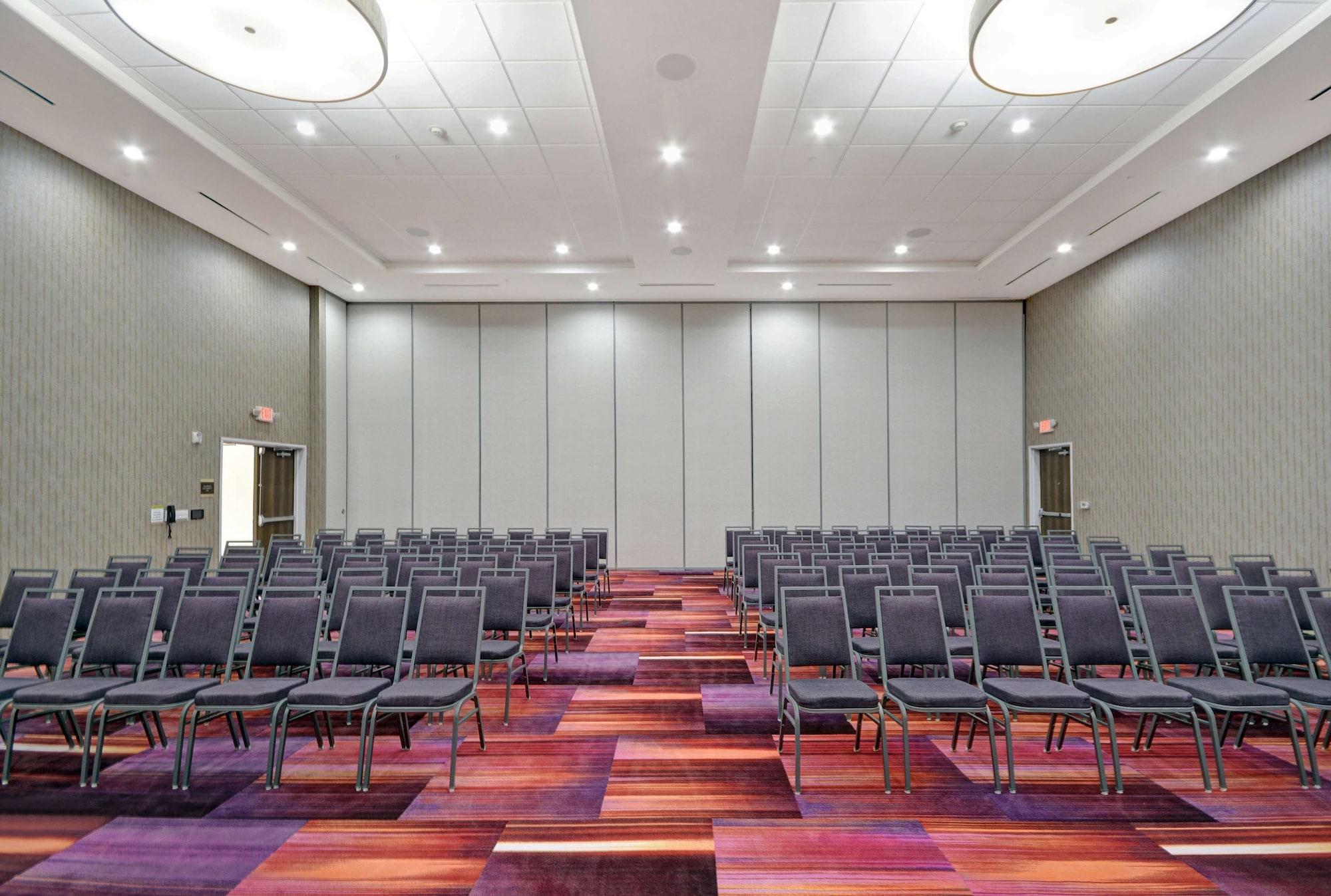 Sala de Reuniones Home2 Suites by Hilton Dallas DeSoto