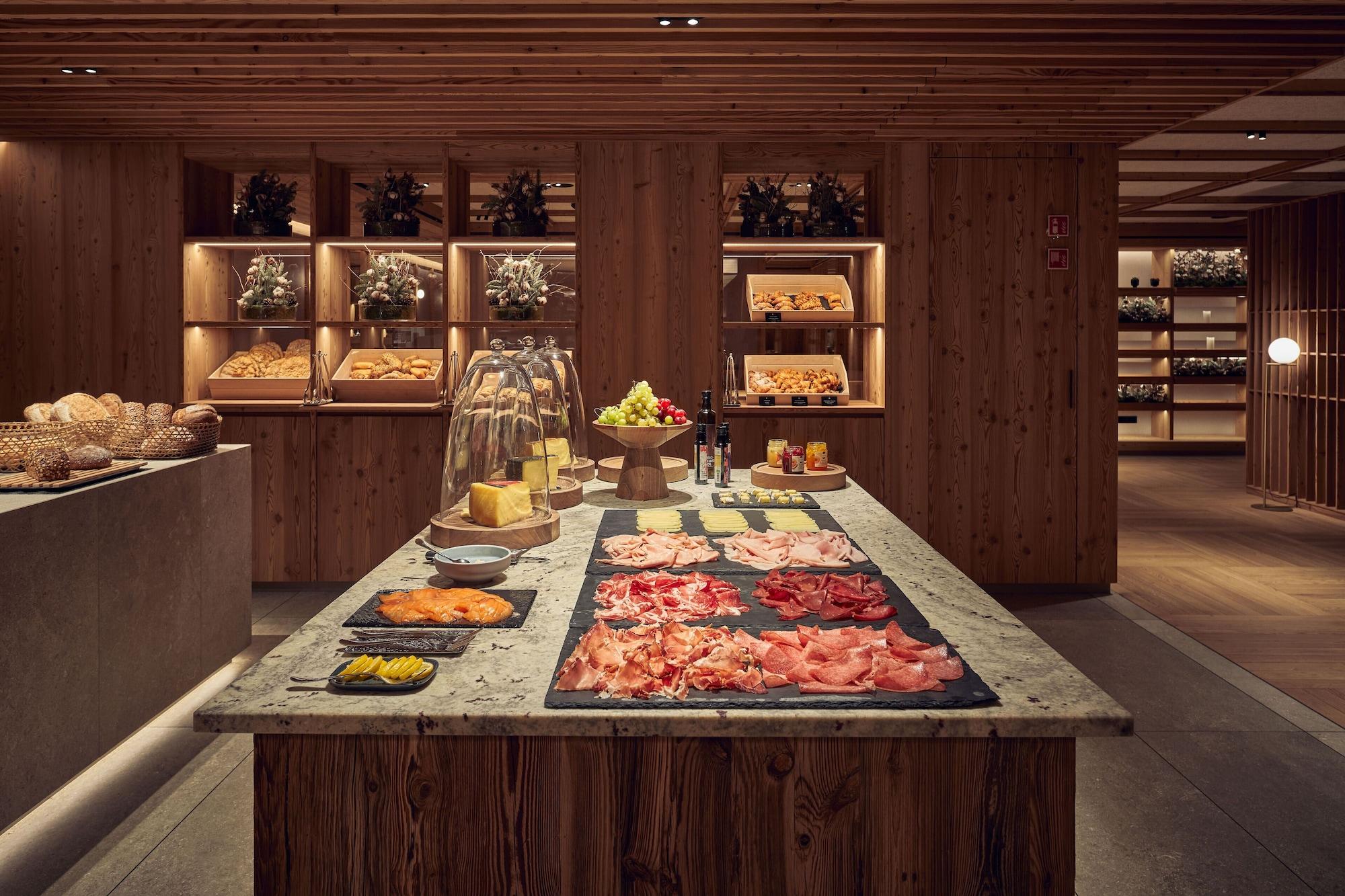 Restaurant Falkensteiner Hotel Kronplatz - The Leading Hotels of the World