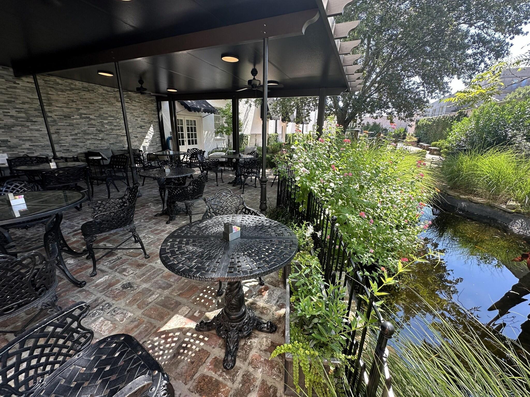 Varios Old Capitol Inn