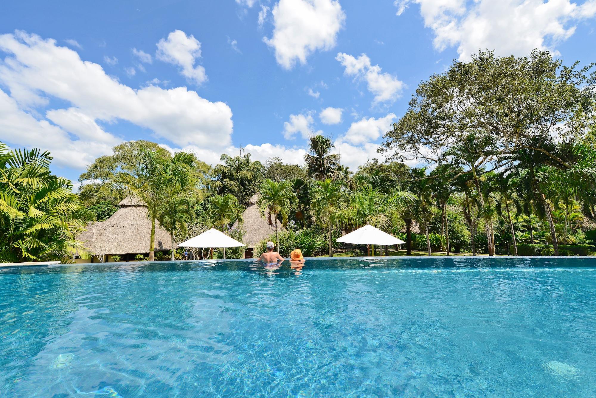 Vista Piscina The Lodge at Chaa Creek