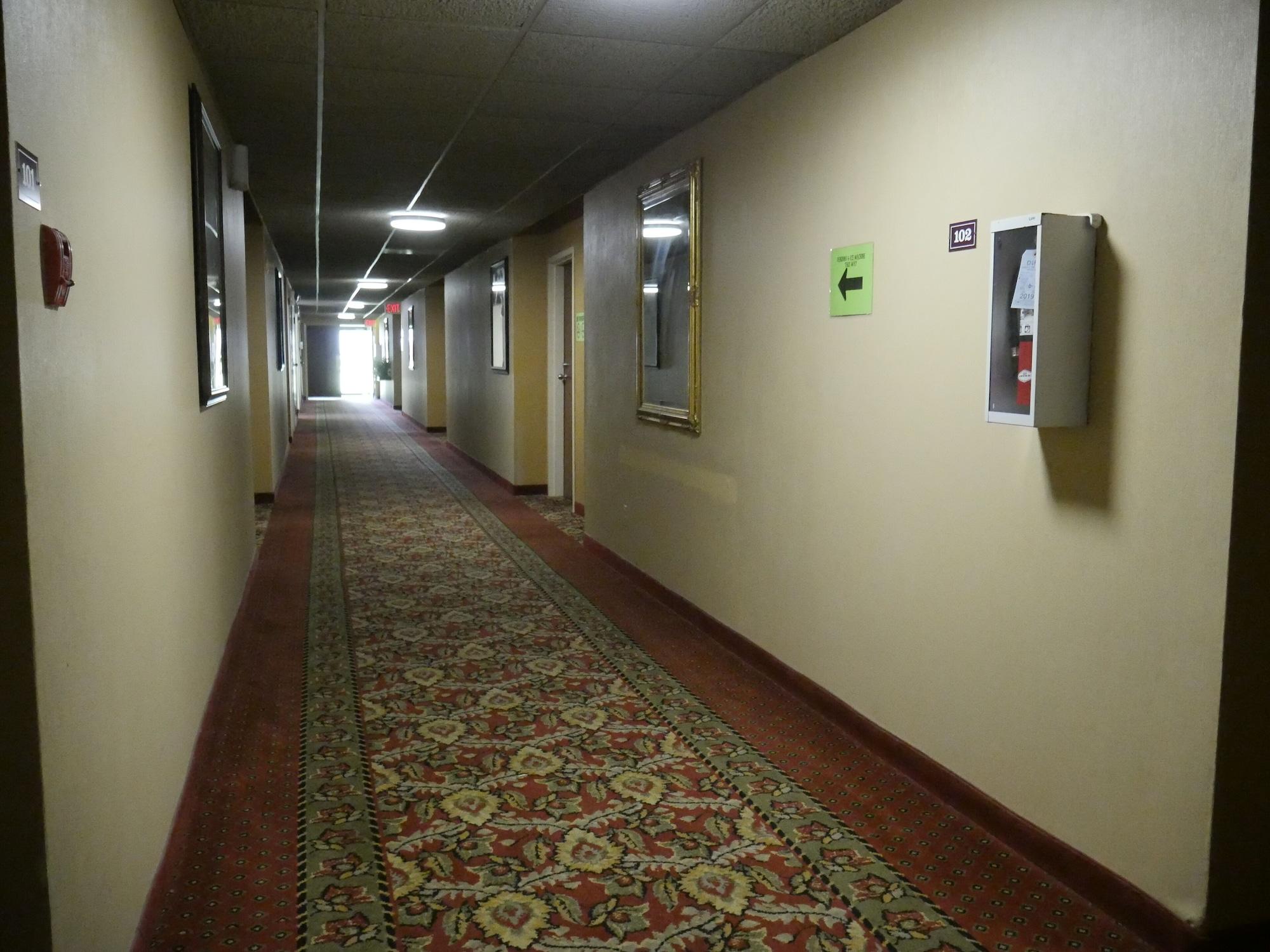 Varios Motel Sun Inn