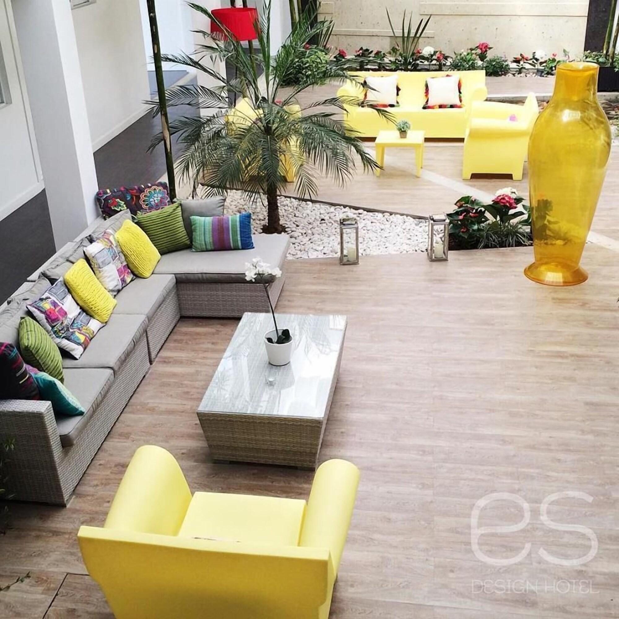 Vista Lobby ES Design Hotel