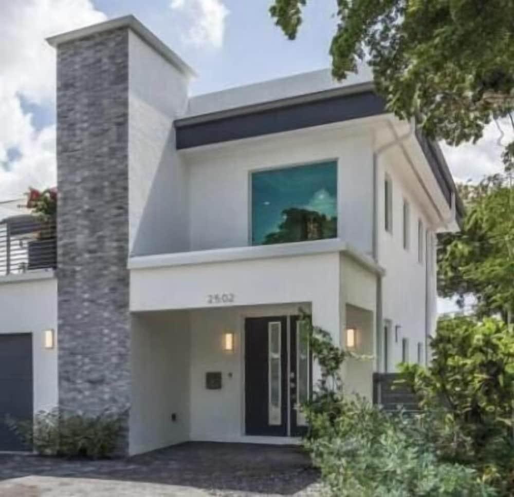 Vista Exterior Casa Hermes Wilton Manors