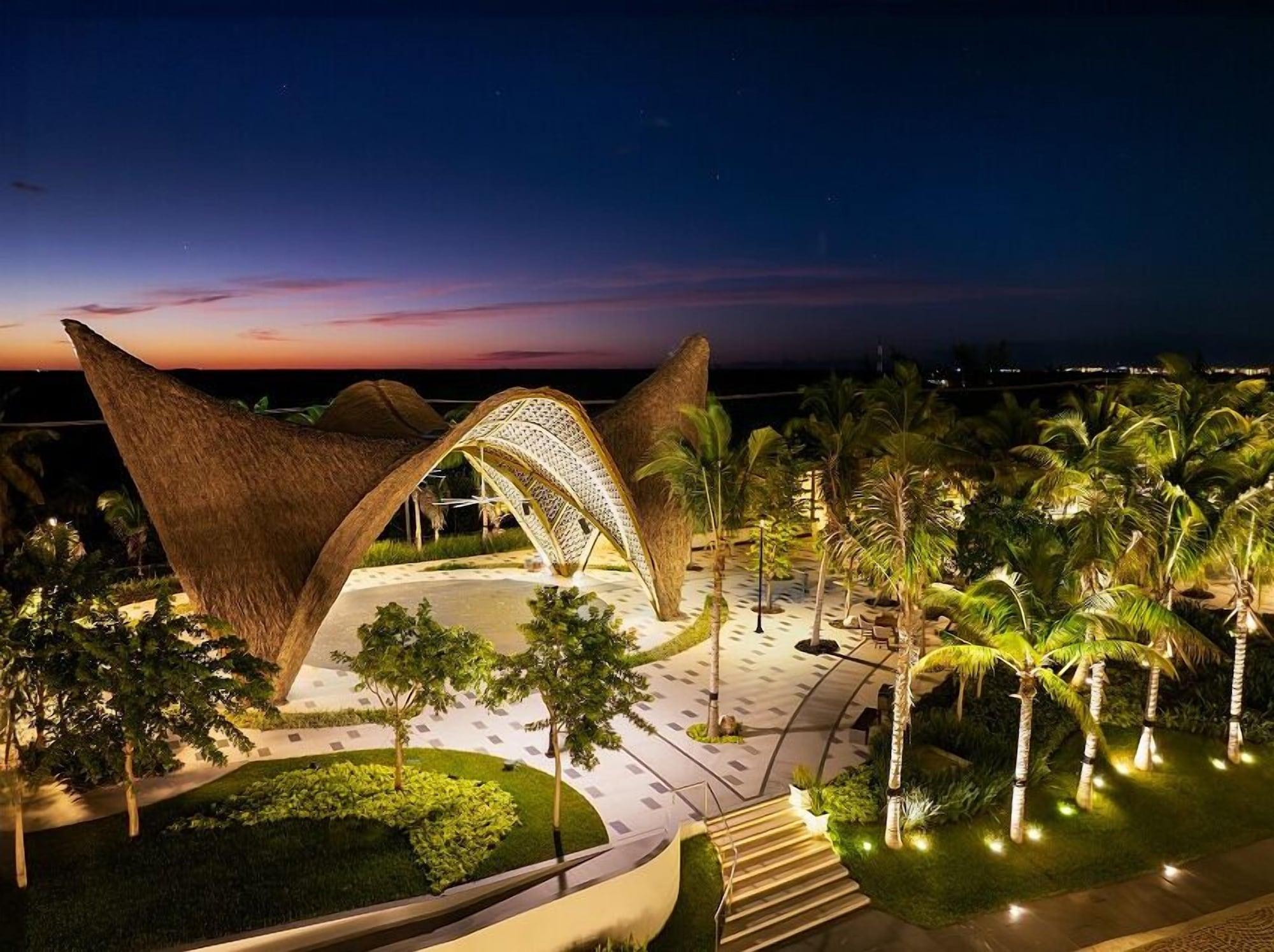 Vista Exterior garza blanca cancun