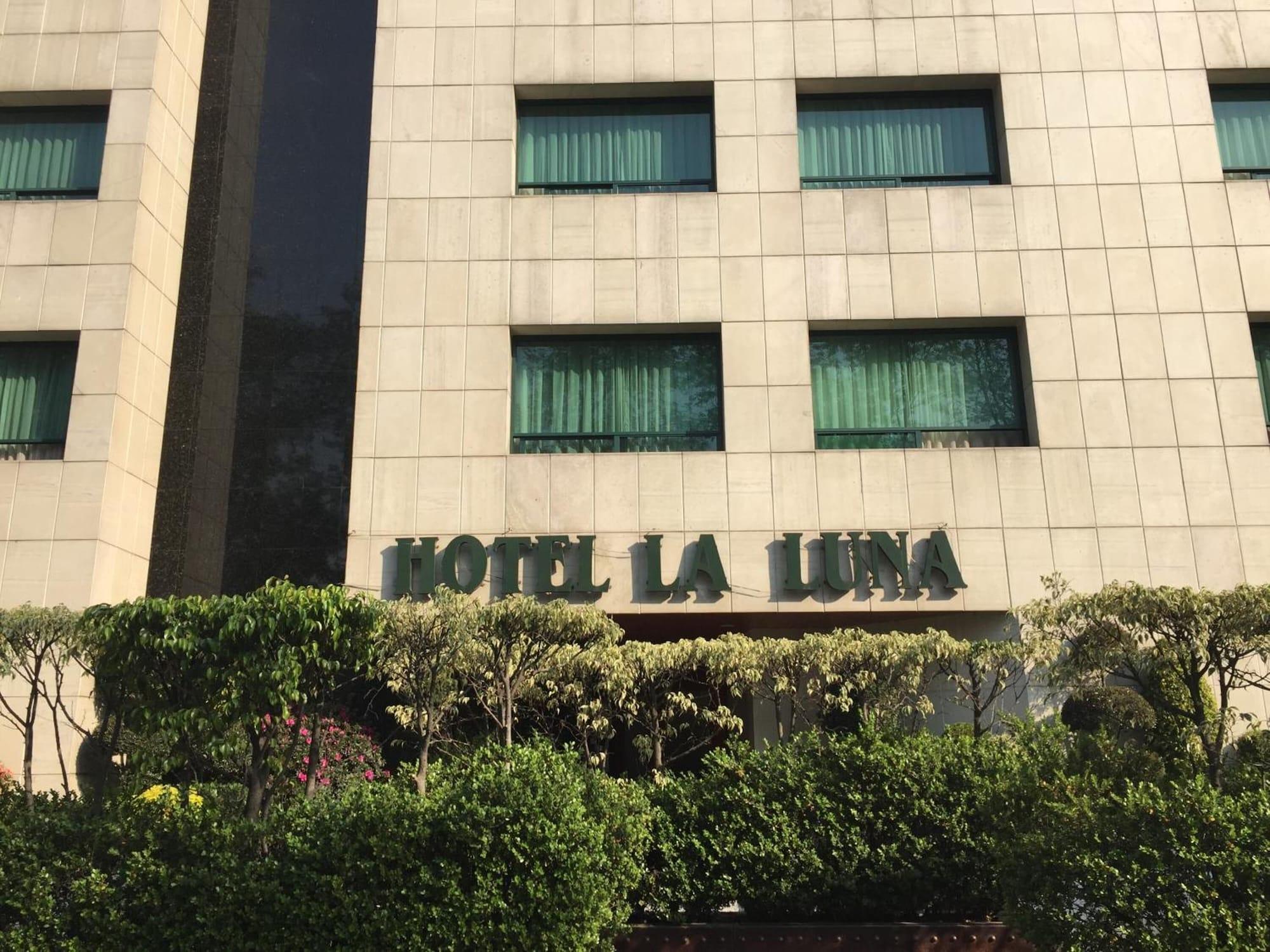 Vista Exterior Hotel La Luna