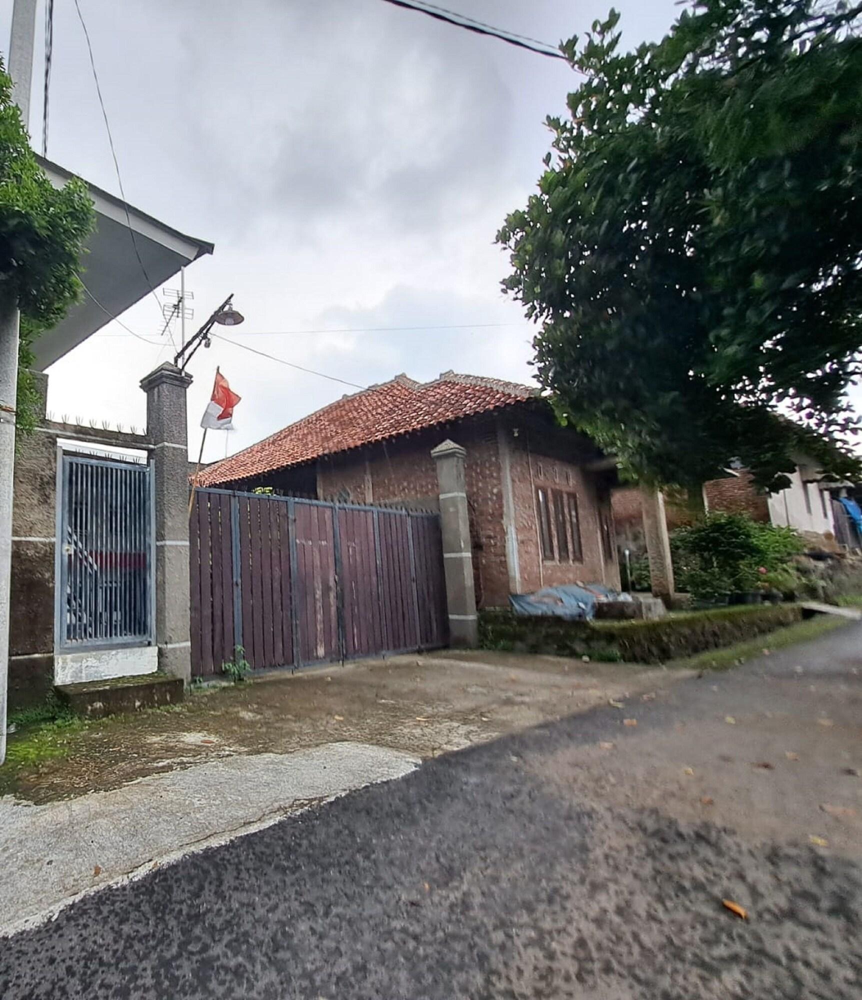 Varios OYO LIFE 93634 Penginapan D'palinggihan Syariah