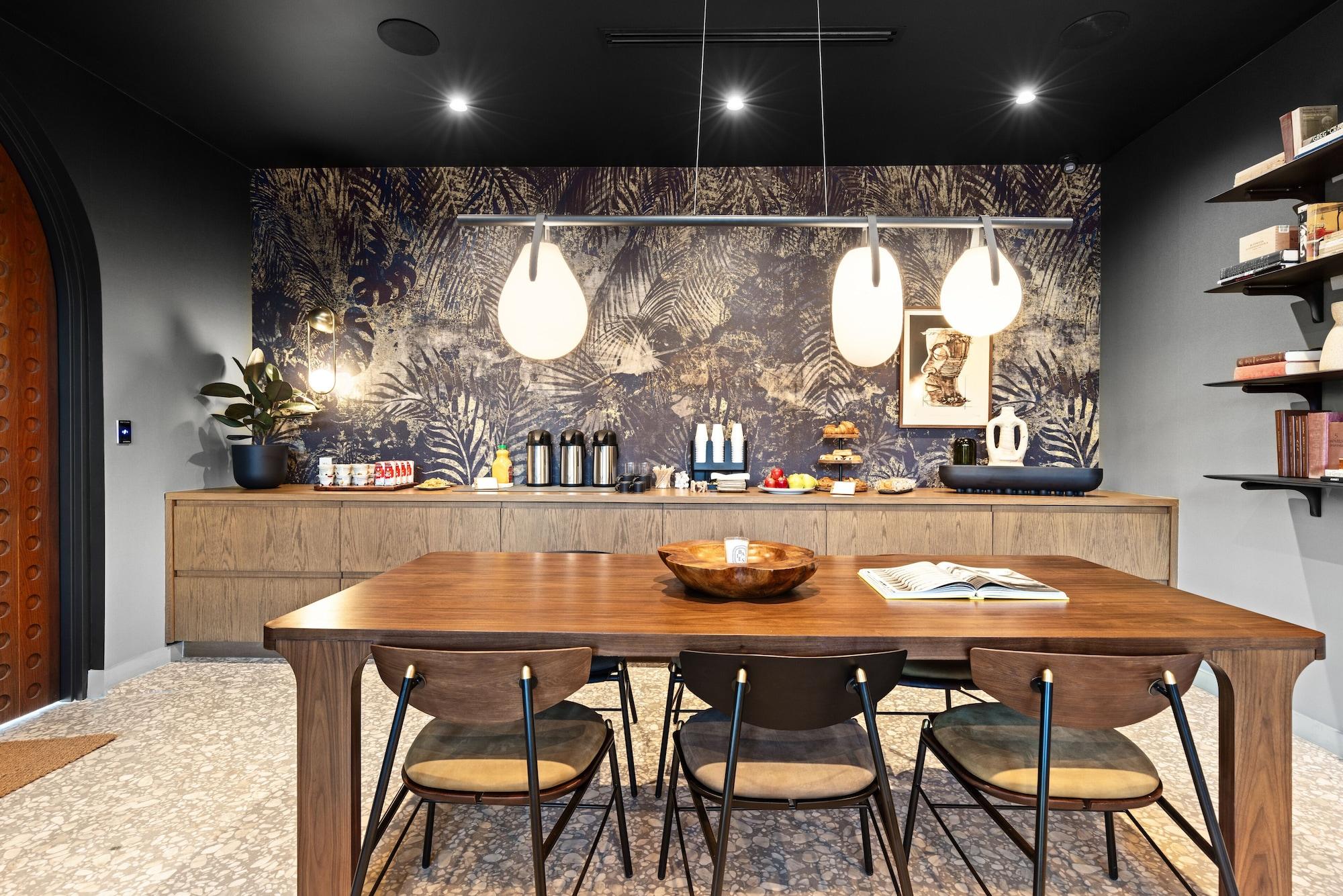 Restaurant The Rover Miami