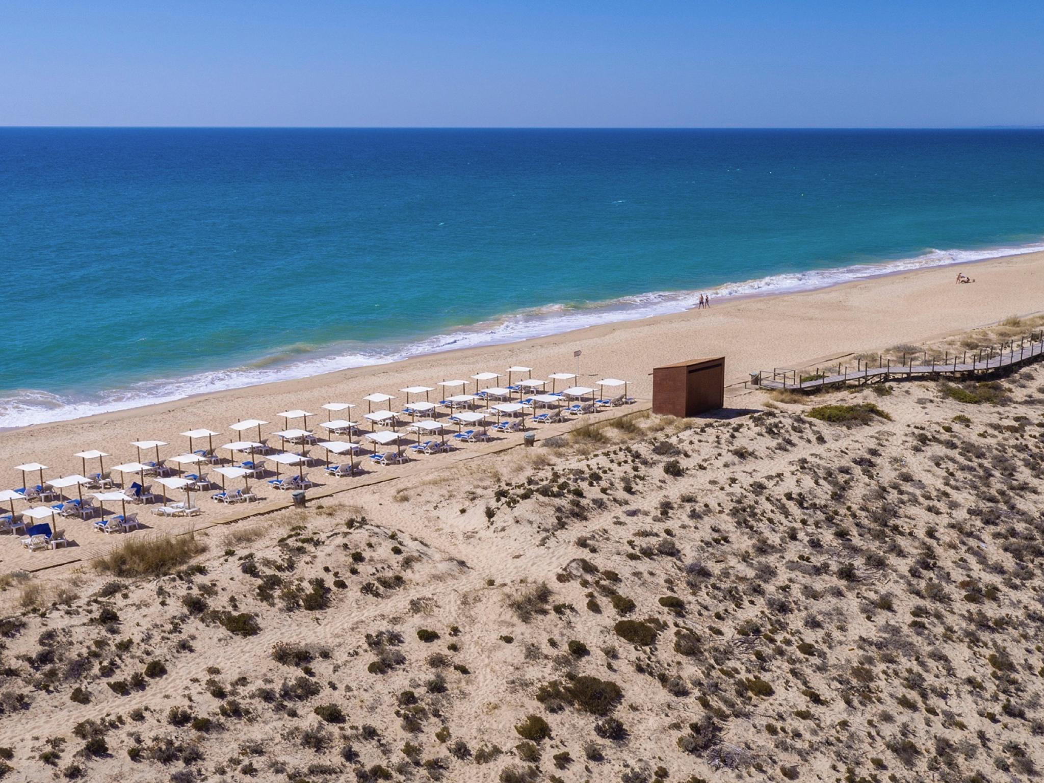 Playa Vale do Garrao Villas