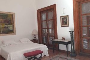 Alquiler Vacacional - Spacious 5-bedroom house with AC and WiFi in gorgeous San Telmo, Buenos Aires.