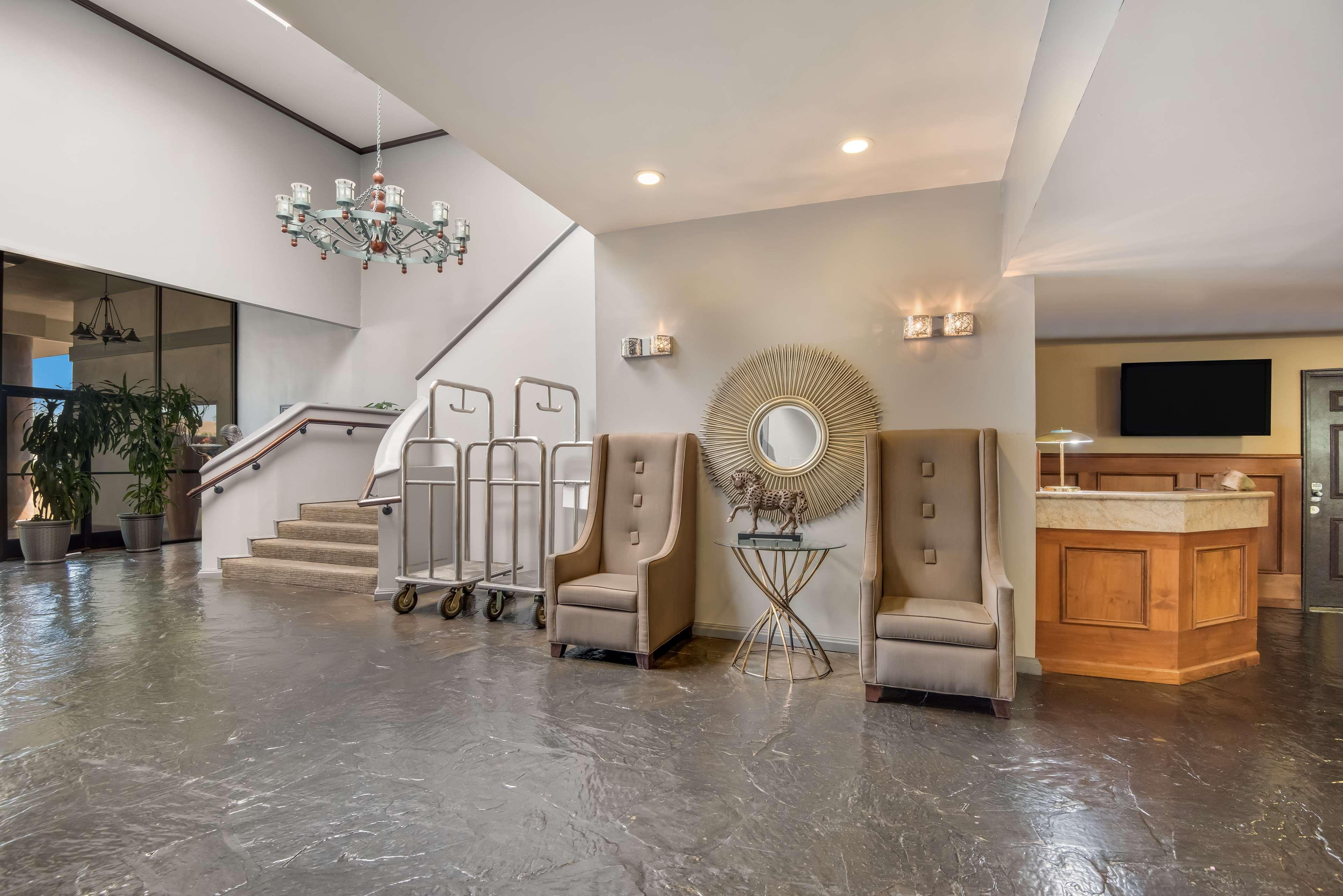 Vista Lobby SureStay Plus Hotel by Best Western Reno Airport