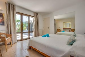 Renta Vacacional - Stunning Villa Close To Ibiza Town with Panoramic Sea and Sunset views